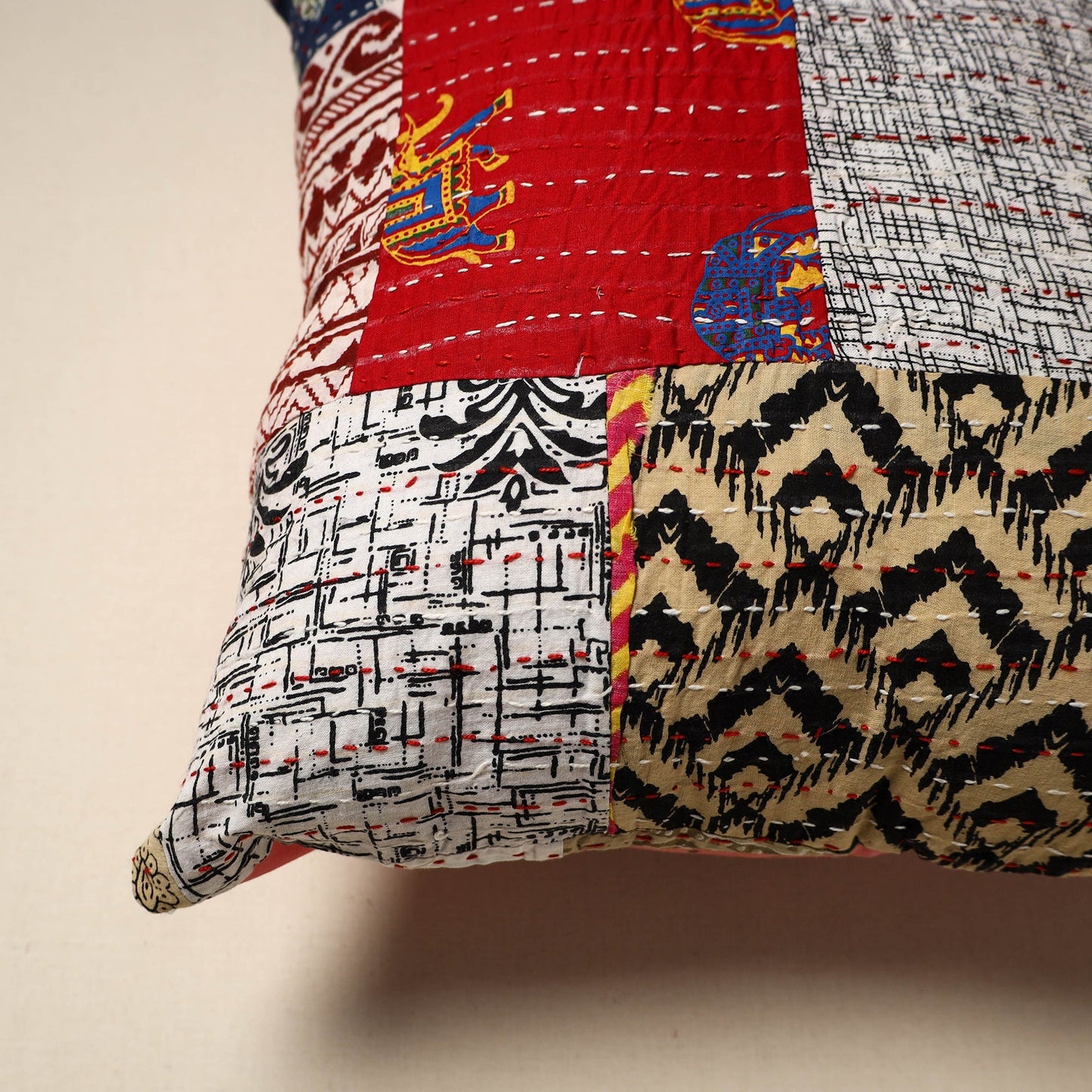 Tagai patchwork cushion cover (16 x 16 in) 53 - handcrafted