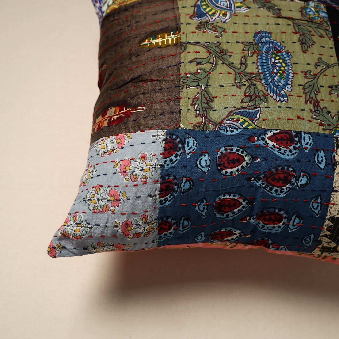 Tagai patchwork cushion cover (16 x 16 in) 55 - handcrafted