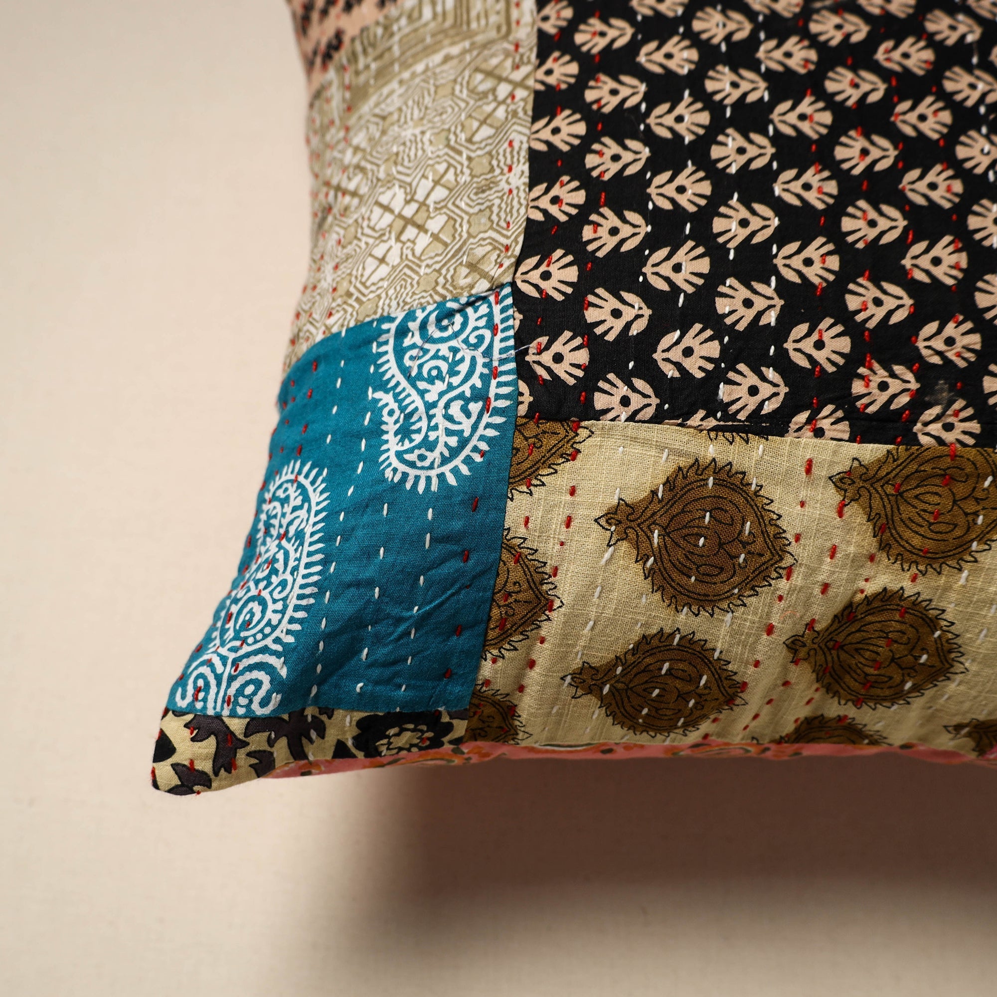 Tagai patchwork cushion cover (16 x 16 in) 59 - handcrafted