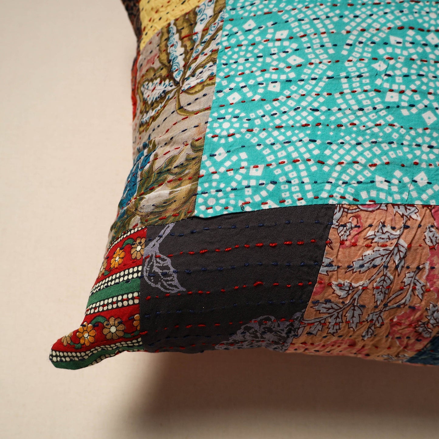 Tagai patchwork cushion cover (16 x 16 in) 61 - handcrafted