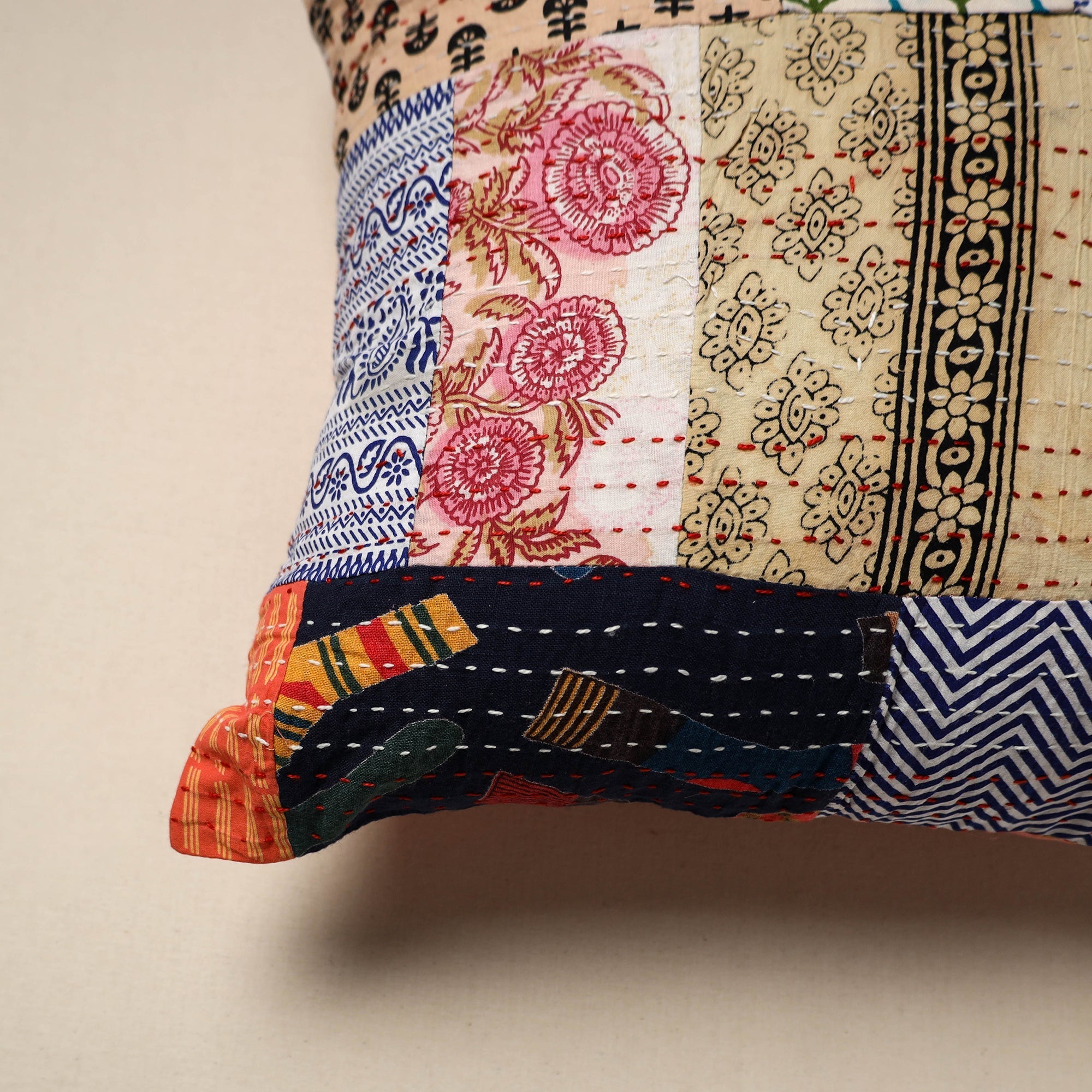 Tagai patchwork cushion cover (16 x 16 in) 72 - handcrafted