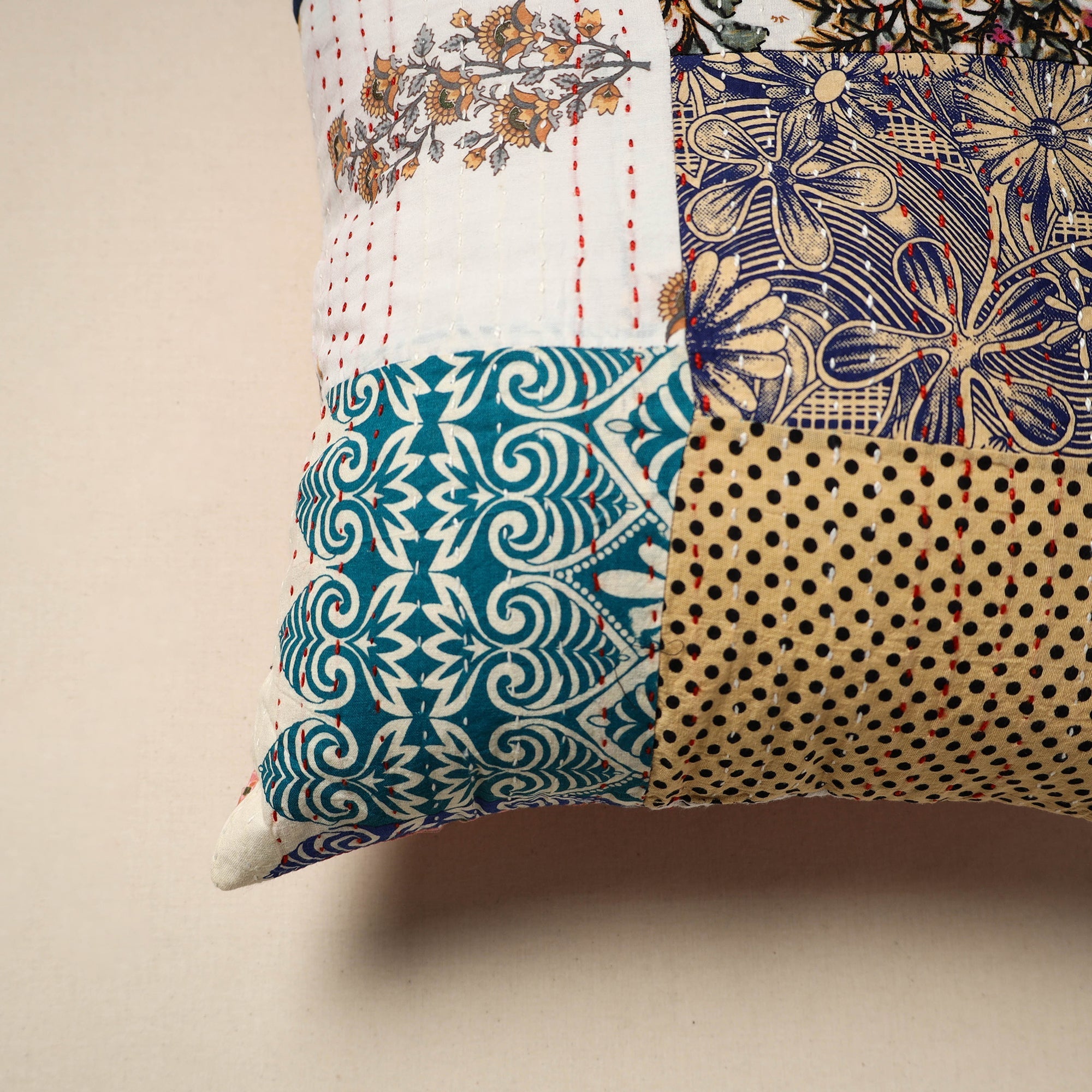 Tagai patchwork cushion cover (16 x 16 in) 80 - handcrafted