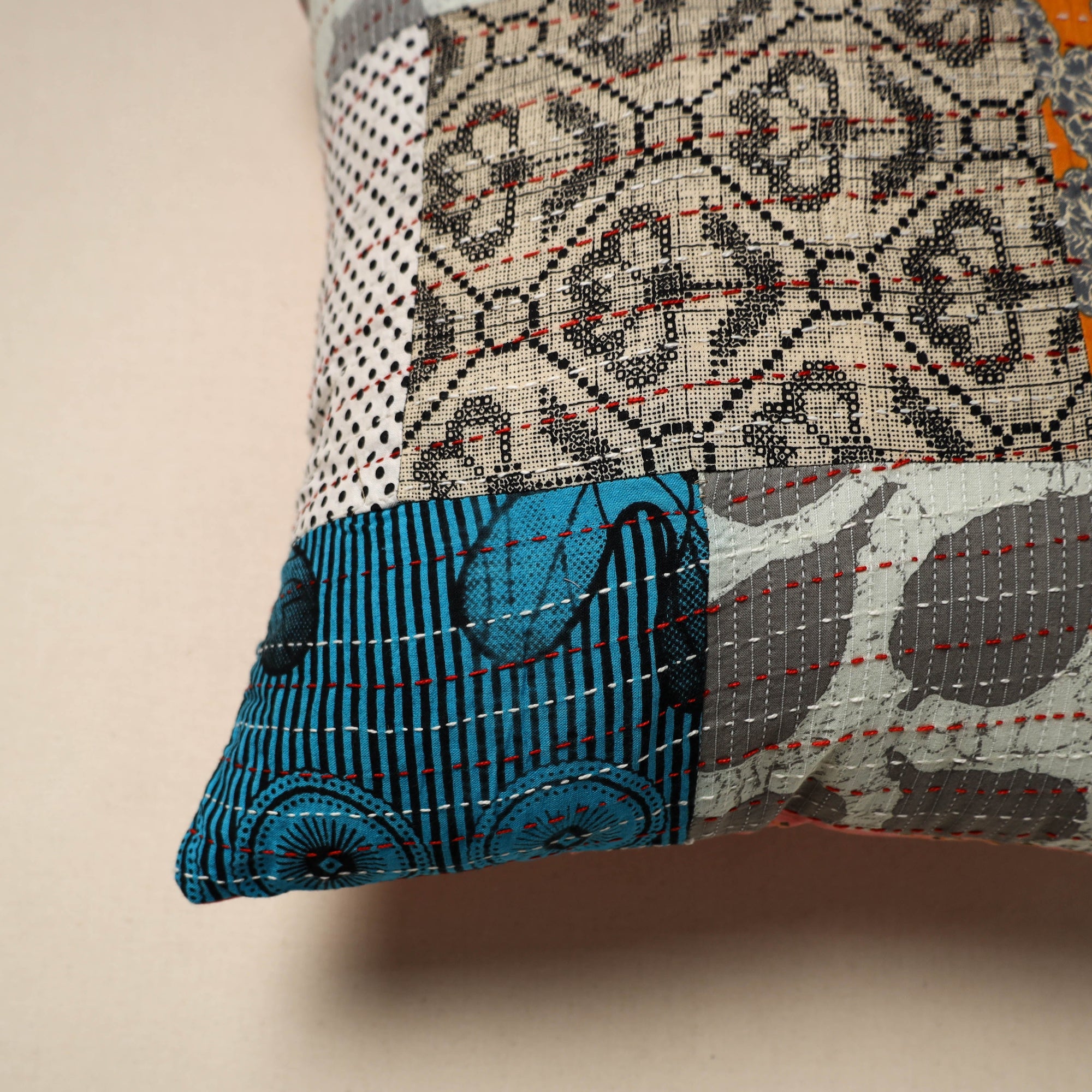 Tagai patchwork cushion cover (16 x 16 in) 84 - handcrafted