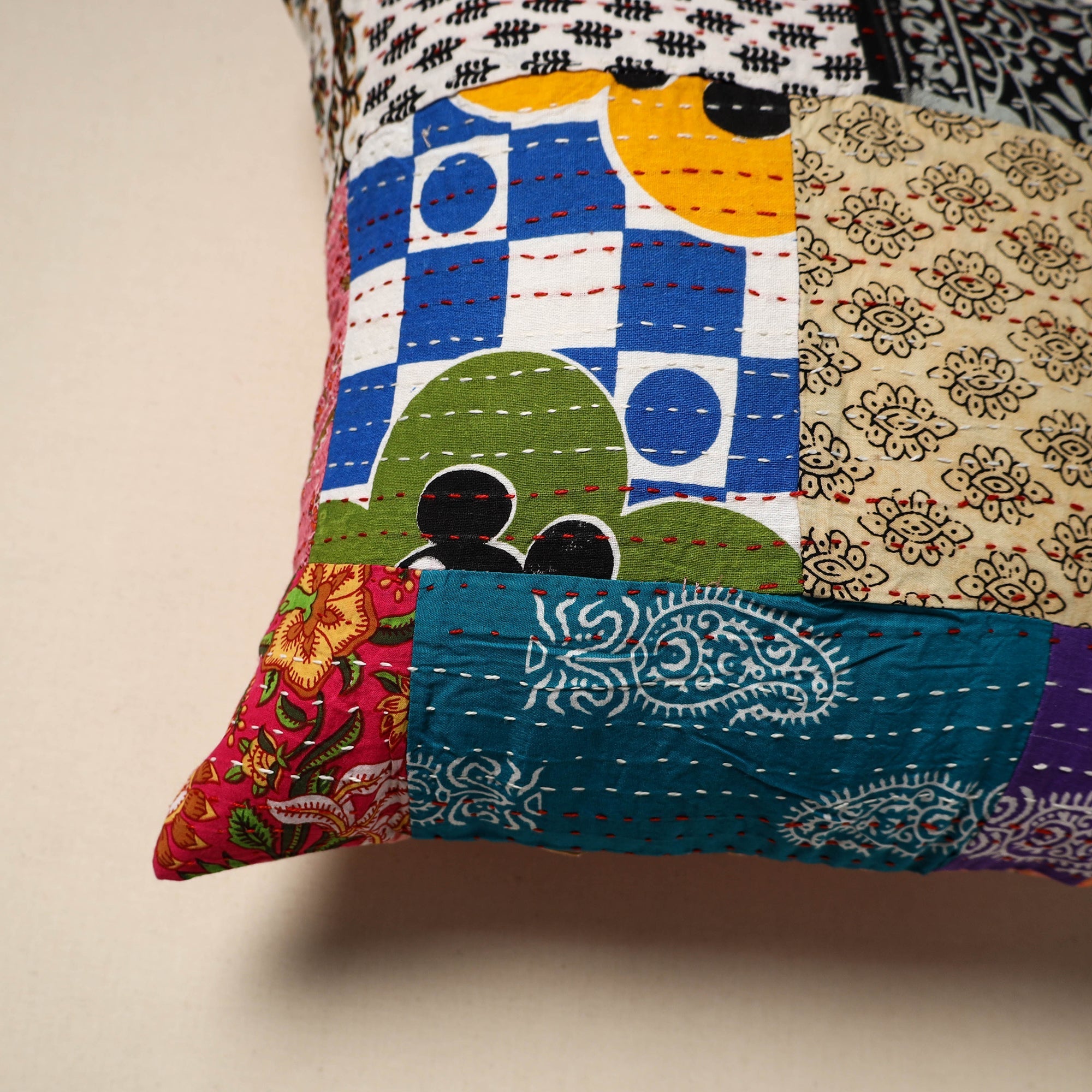 Tagai patchwork cushion cover (16 x 16 in) 85 - handcrafted