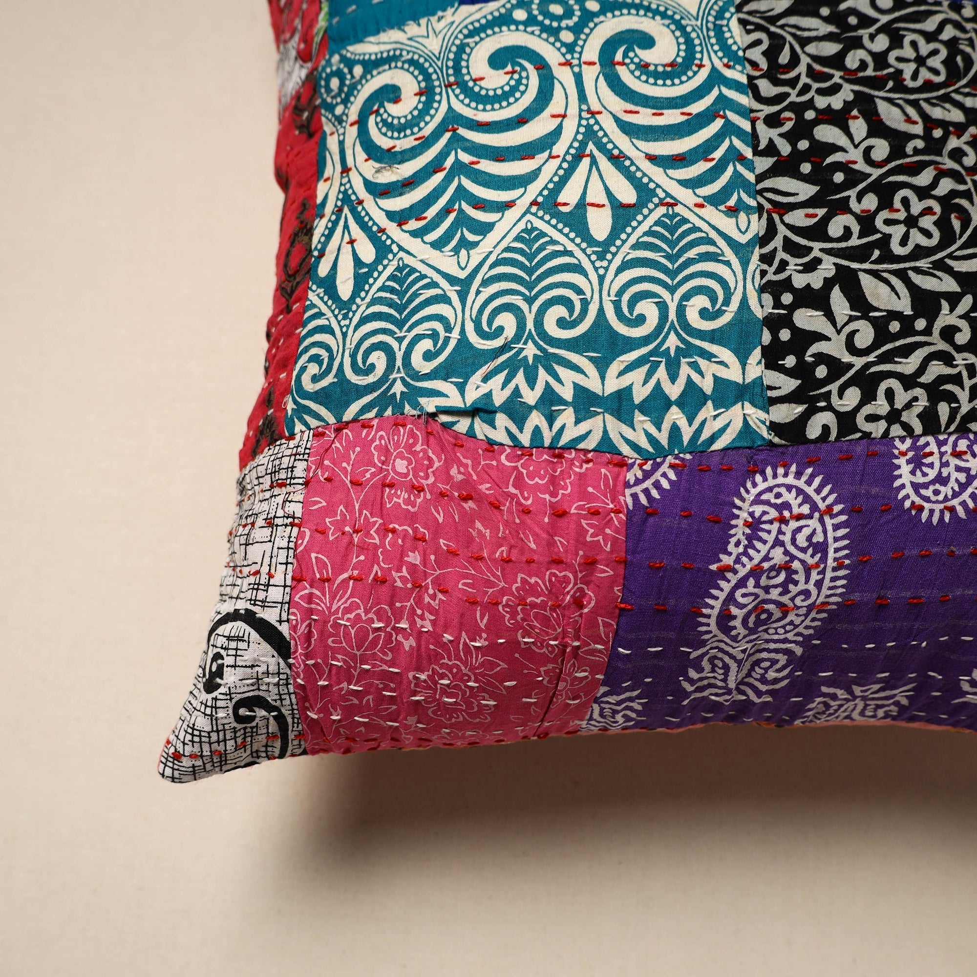 Tagai patchwork cushion cover (16 x 16 in) 86 - handcrafted