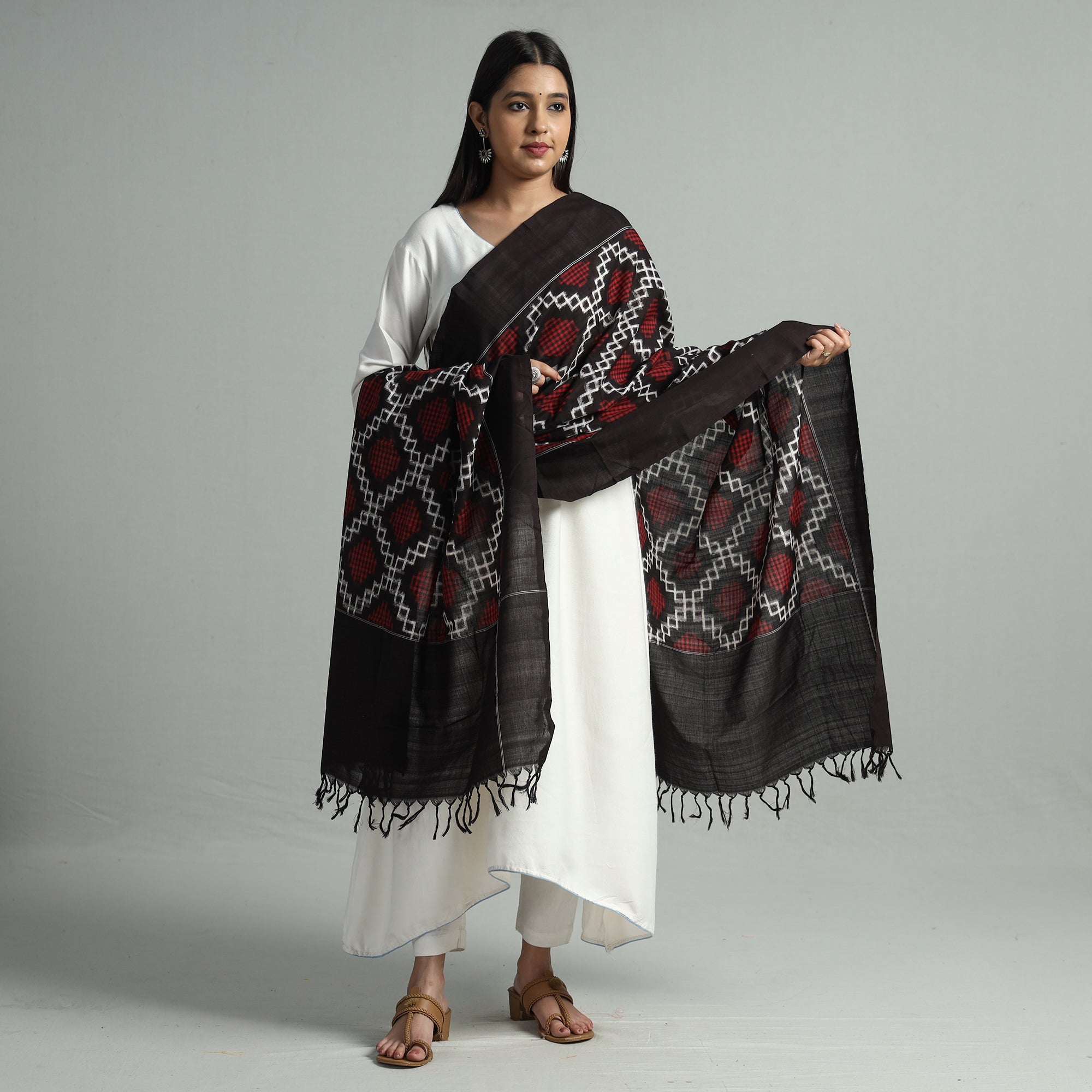 Teliya Rumaal Process Telia Rumal Pochampally Double Ikat Cotton Handloom Dupatta 69