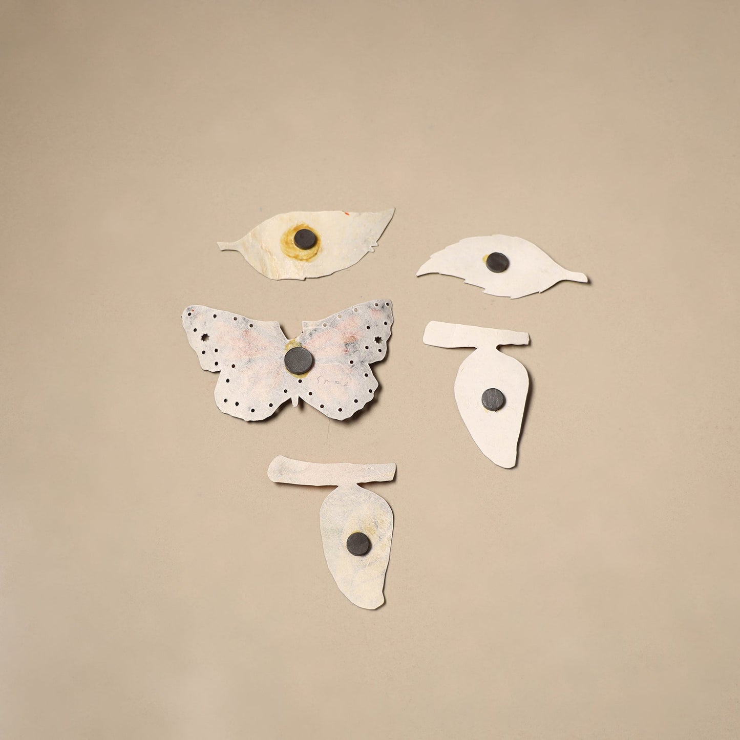 Tholu bommalata leather puppet fridge magnet (set of 5) 09