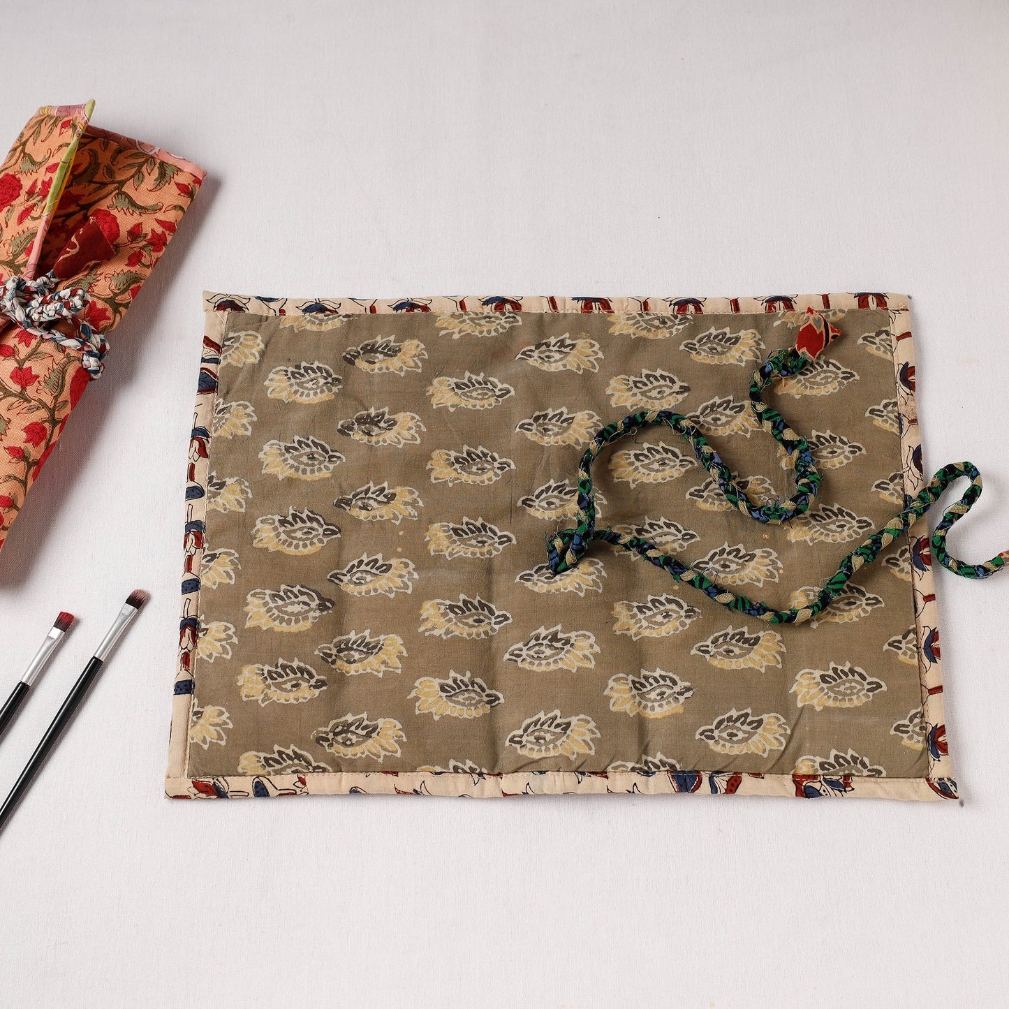  Multipurpose Segmented Storage Wrap PouchOnline 