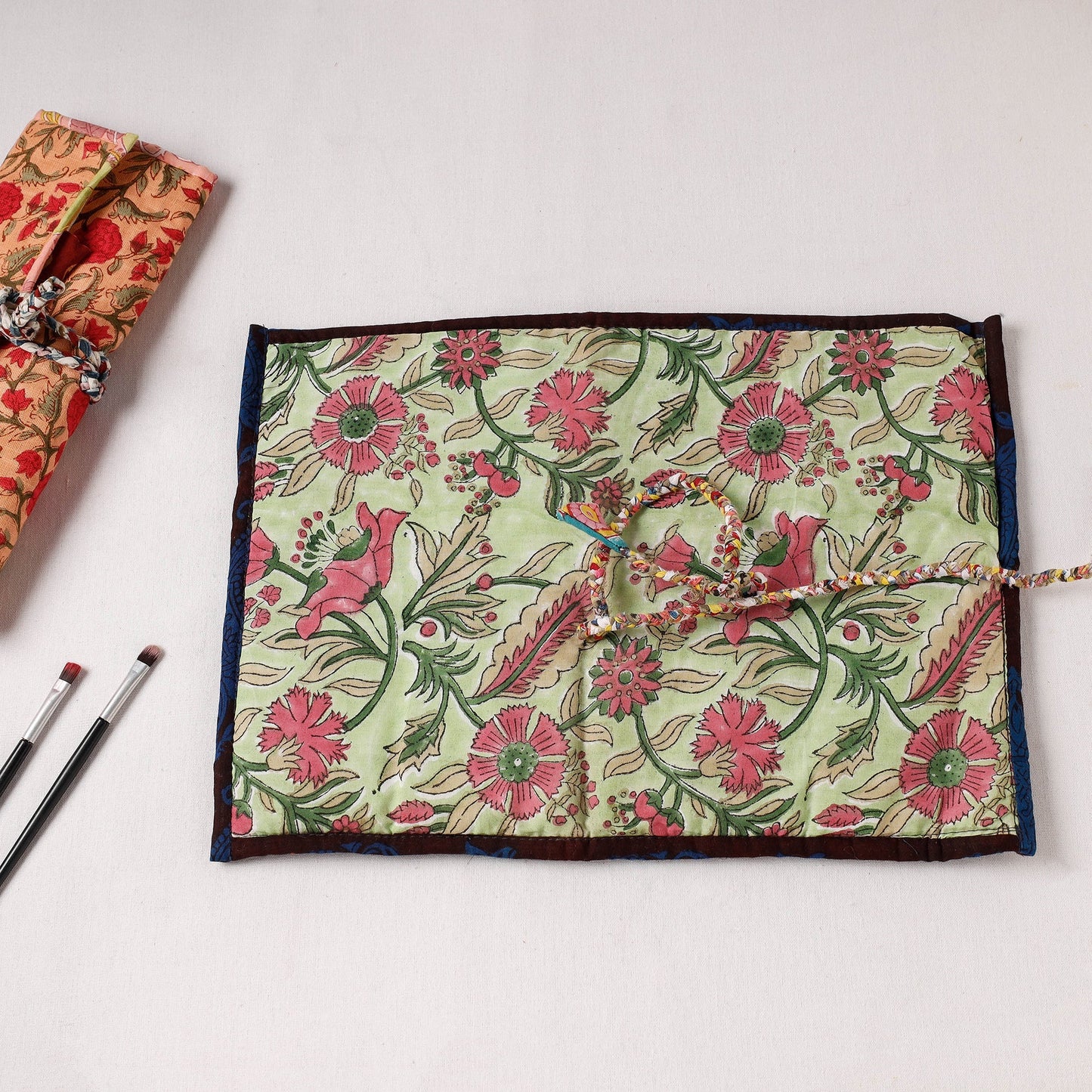 Multipurpose Segmented Storage Wrap PouchOnline 