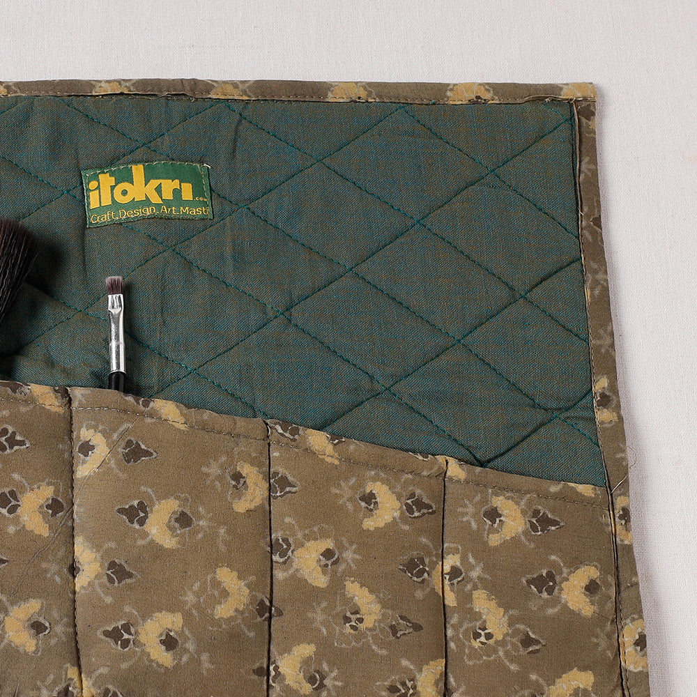  Multipurpose Segmented Storage Wrap PouchOnline 