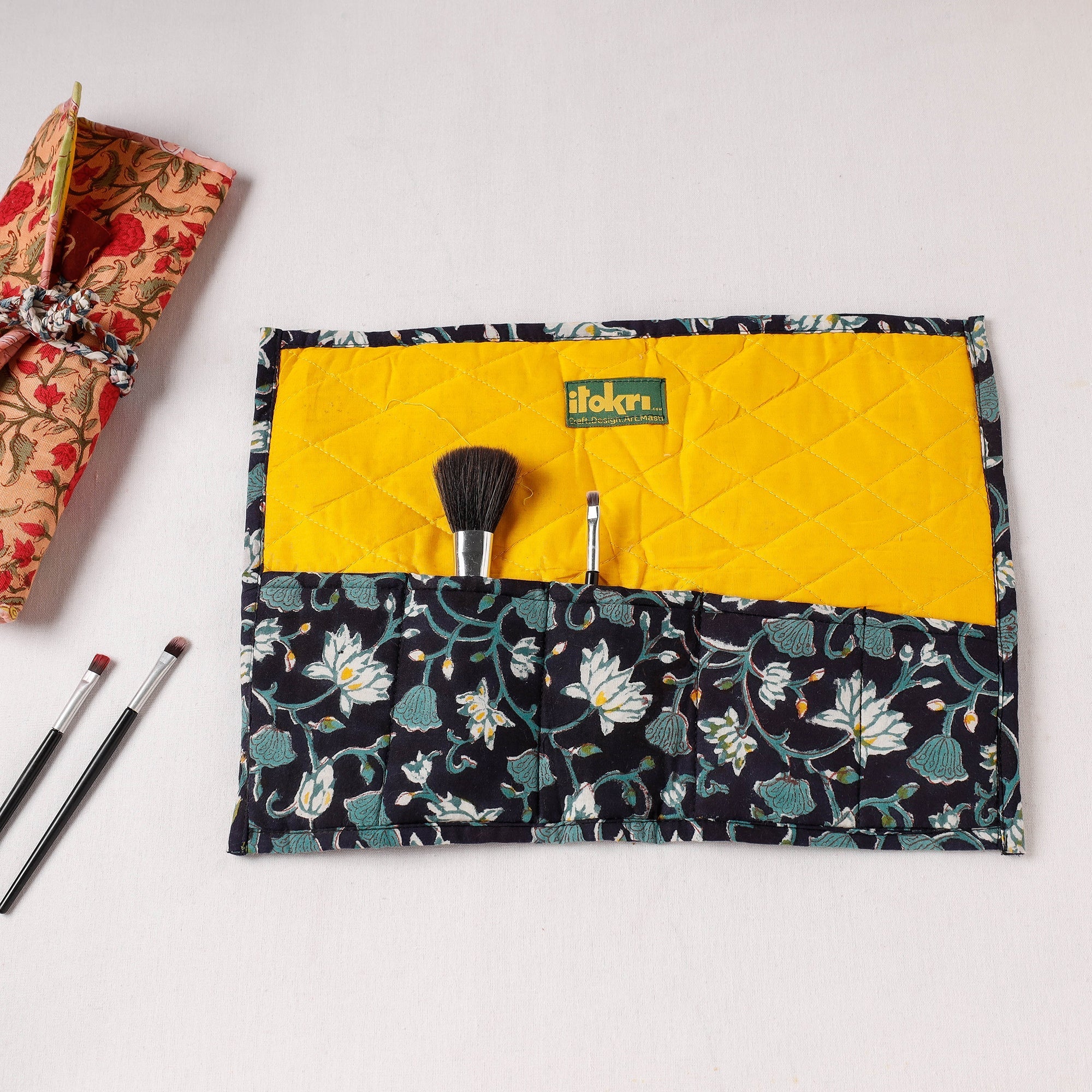  Multipurpose Segmented Storage Wrap PouchOnline 