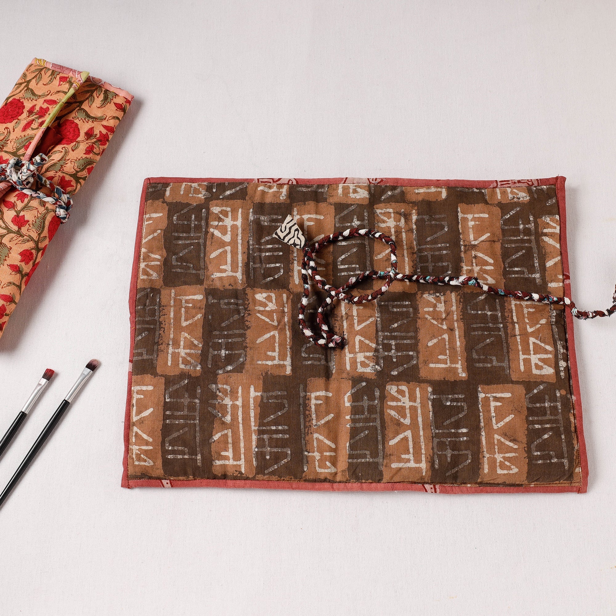  Multipurpose Segmented Storage Wrap PouchOnline 