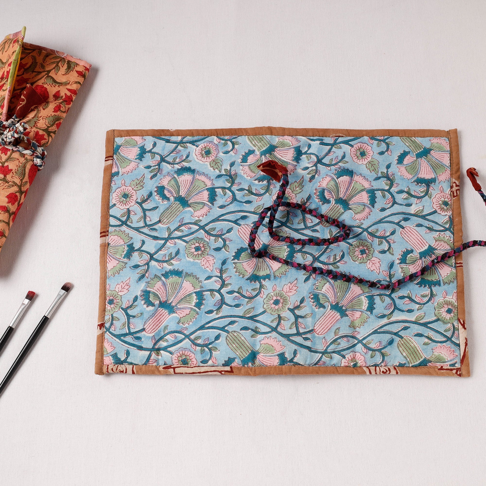  Multipurpose Segmented Storage Wrap PouchOnline 