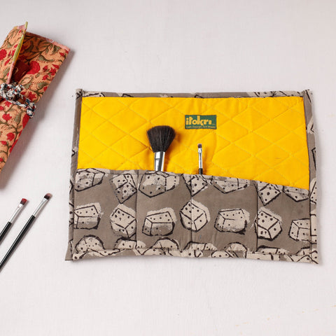  Multipurpose Segmented Storage Wrap PouchOnline 
