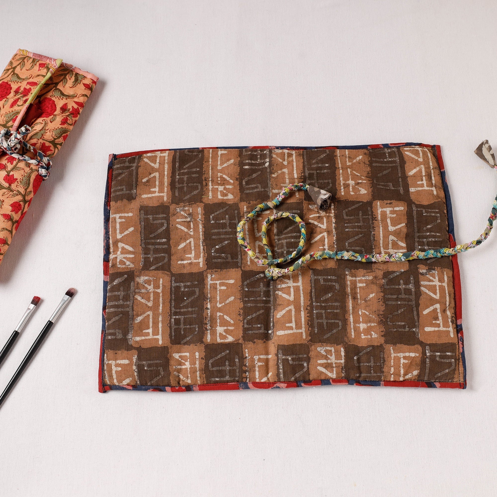  Multipurpose Segmented Storage Wrap PouchOnline 