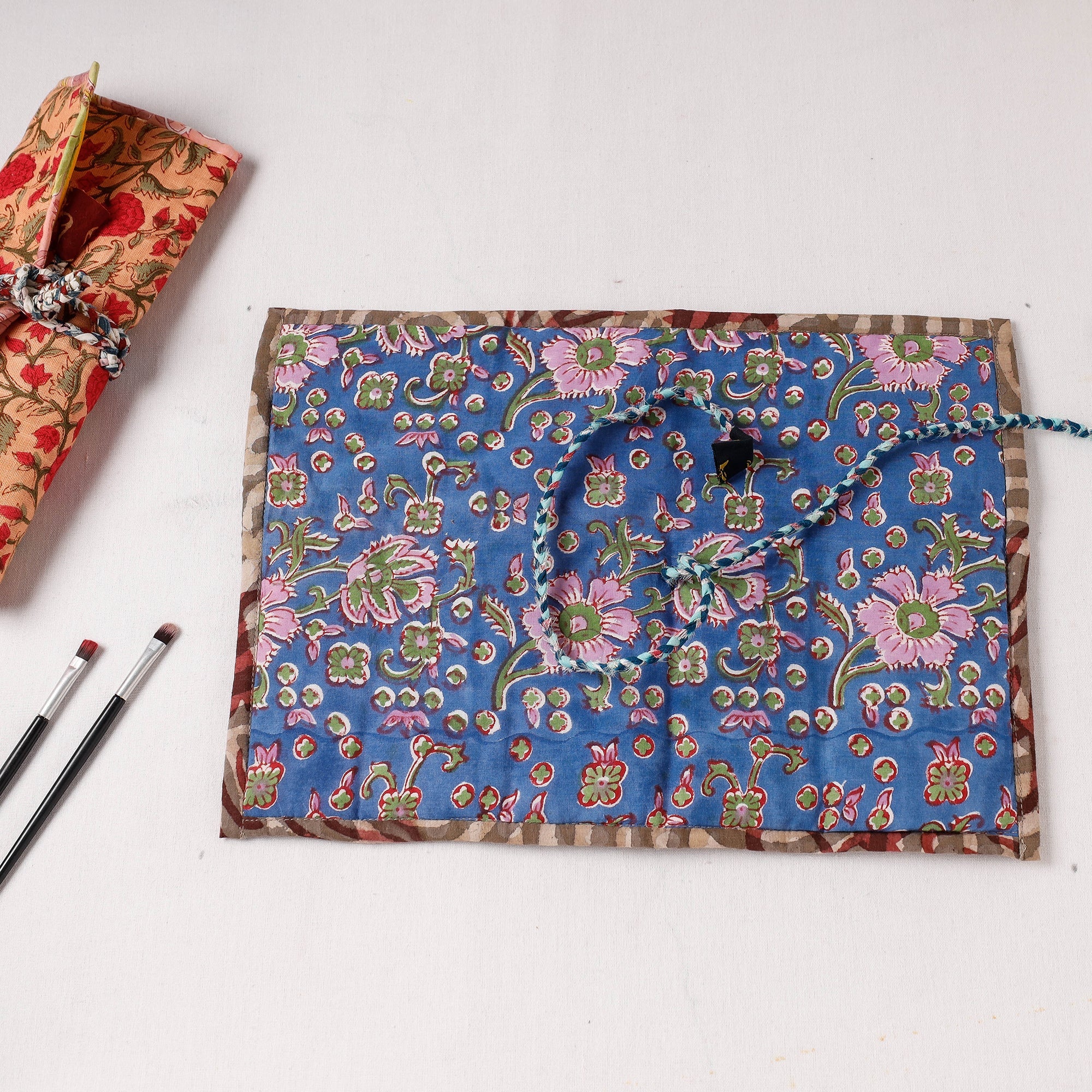  Multipurpose Segmented Storage Wrap PouchOnline 