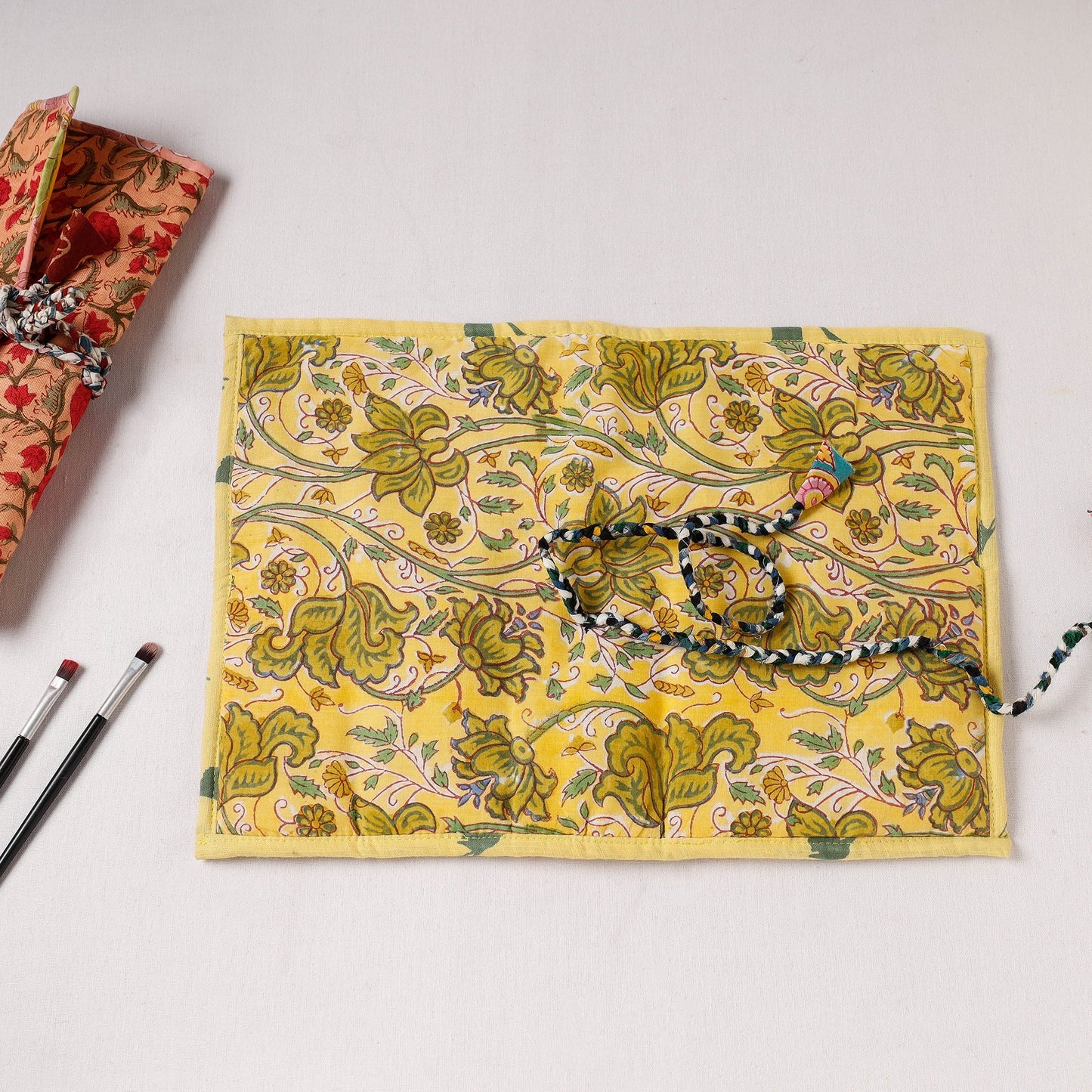  Multipurpose Segmented Storage Wrap PouchOnline 