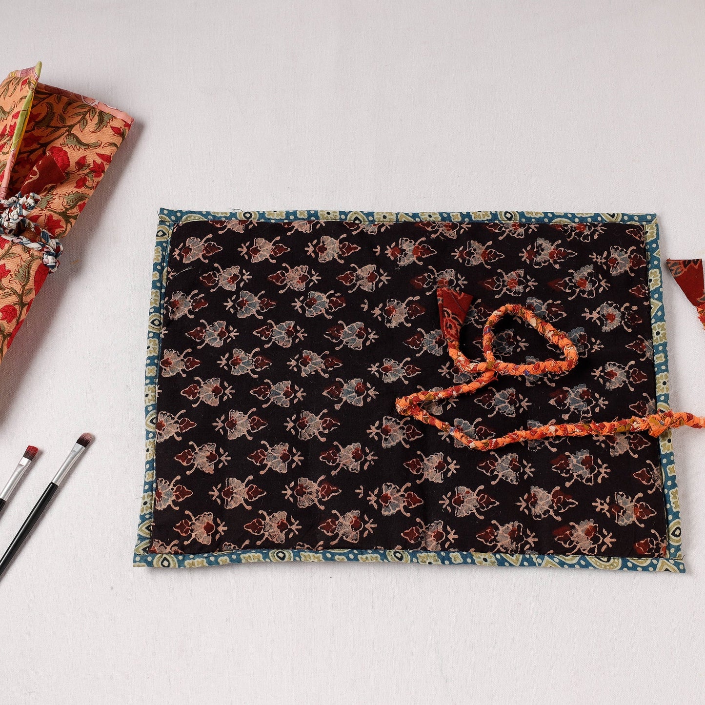  Multipurpose Segmented Storage Wrap PouchOnline 