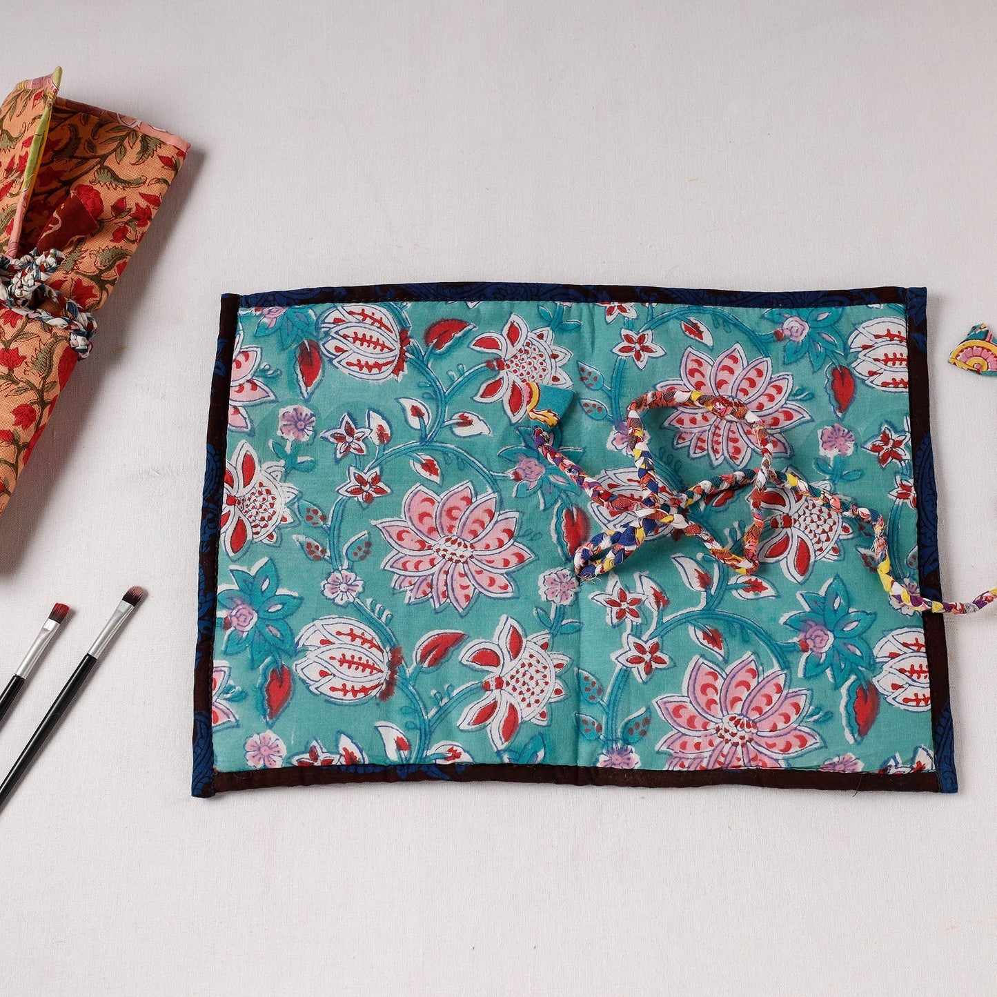  Multipurpose Segmented Storage Wrap PouchOnline 