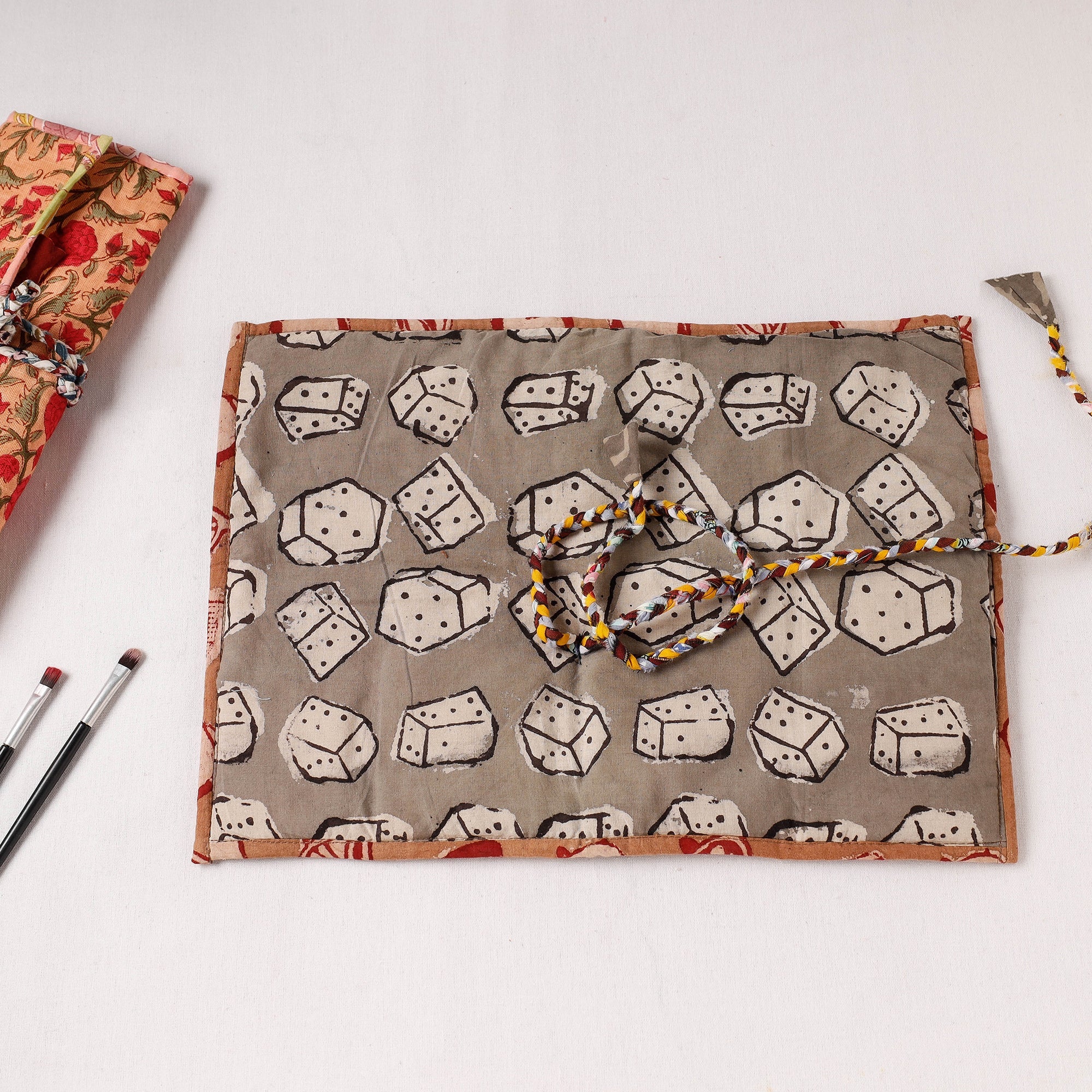  Multipurpose Segmented Storage Wrap PouchOnline 