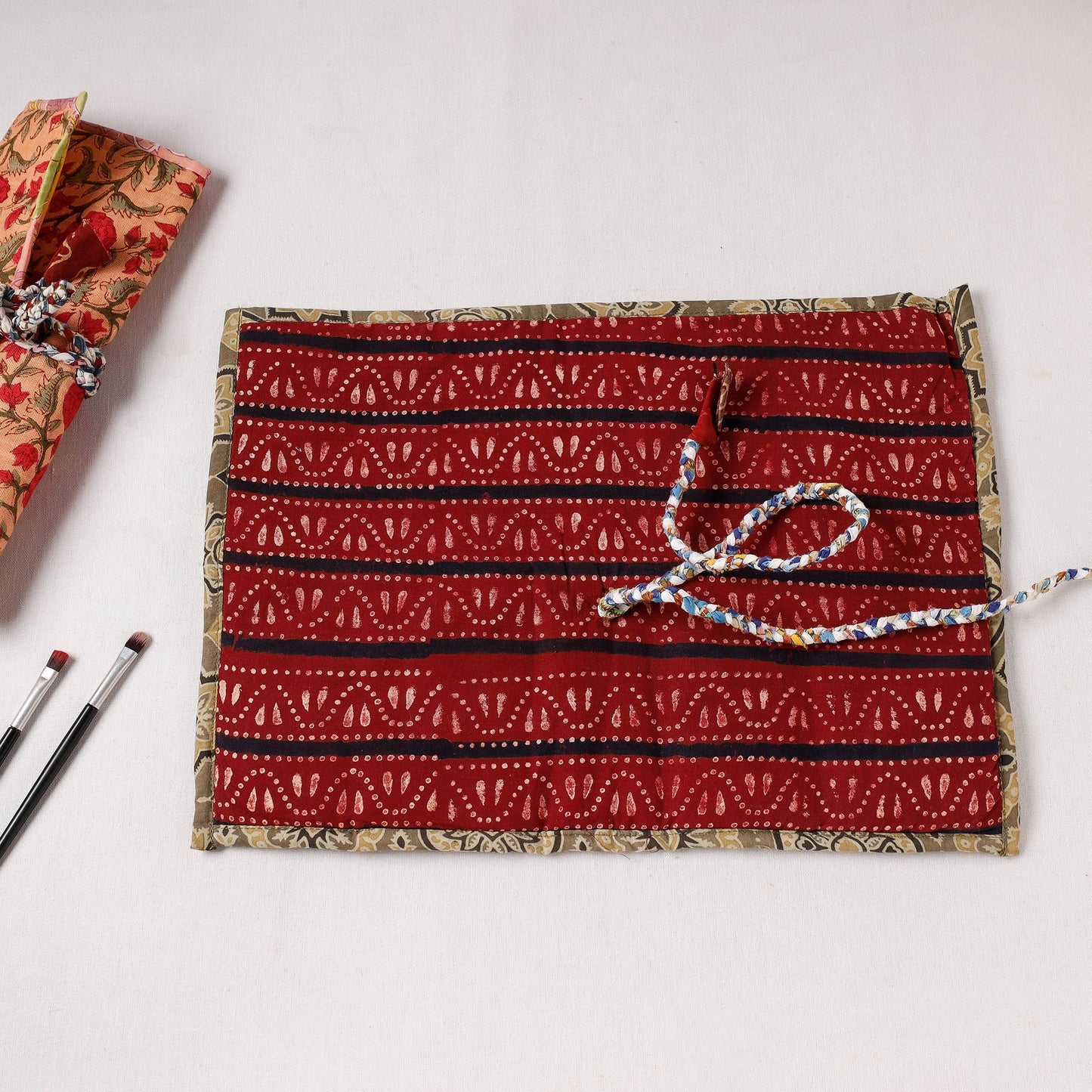  Multipurpose Segmented Storage Wrap PouchOnline 