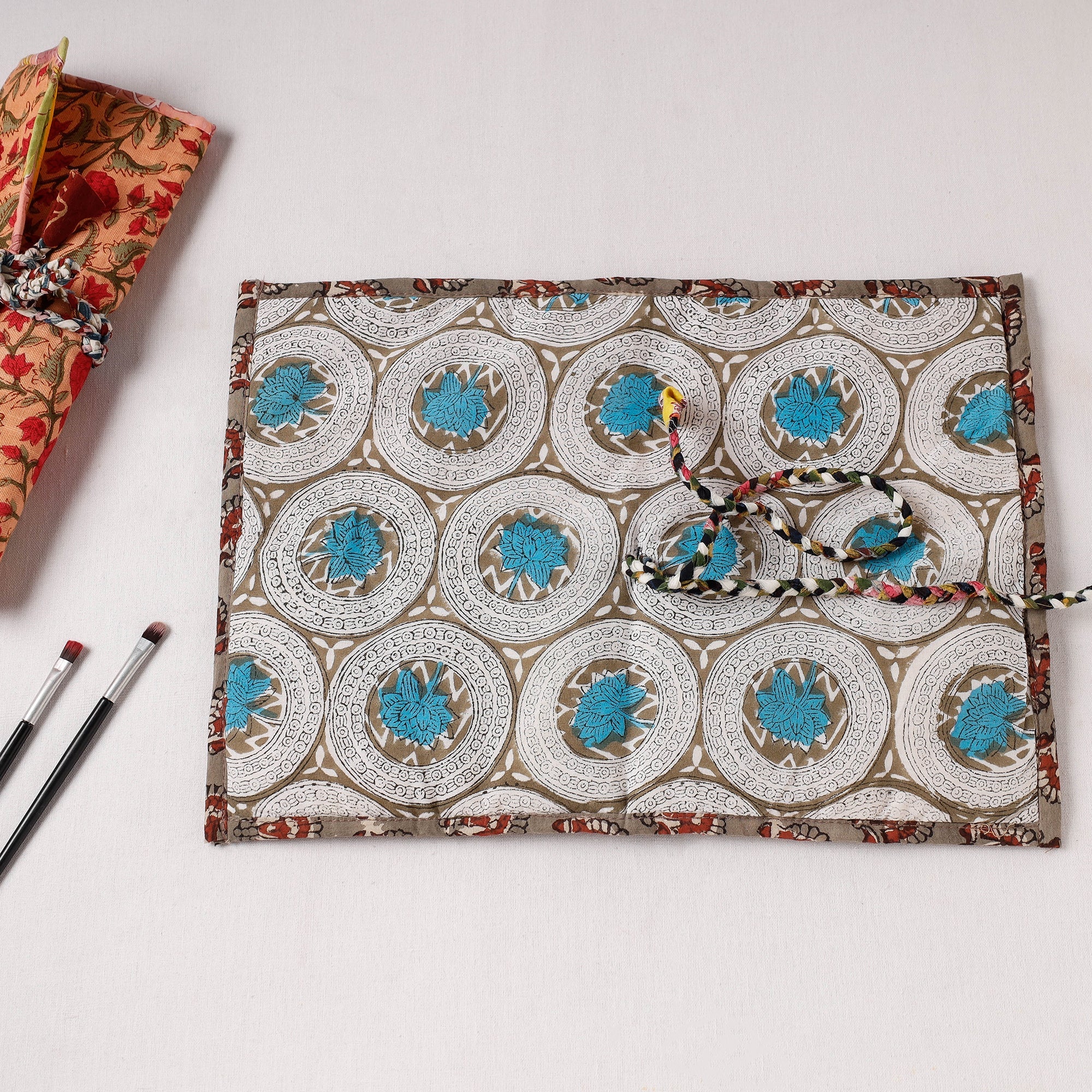  Multipurpose Segmented Storage Wrap PouchOnline 