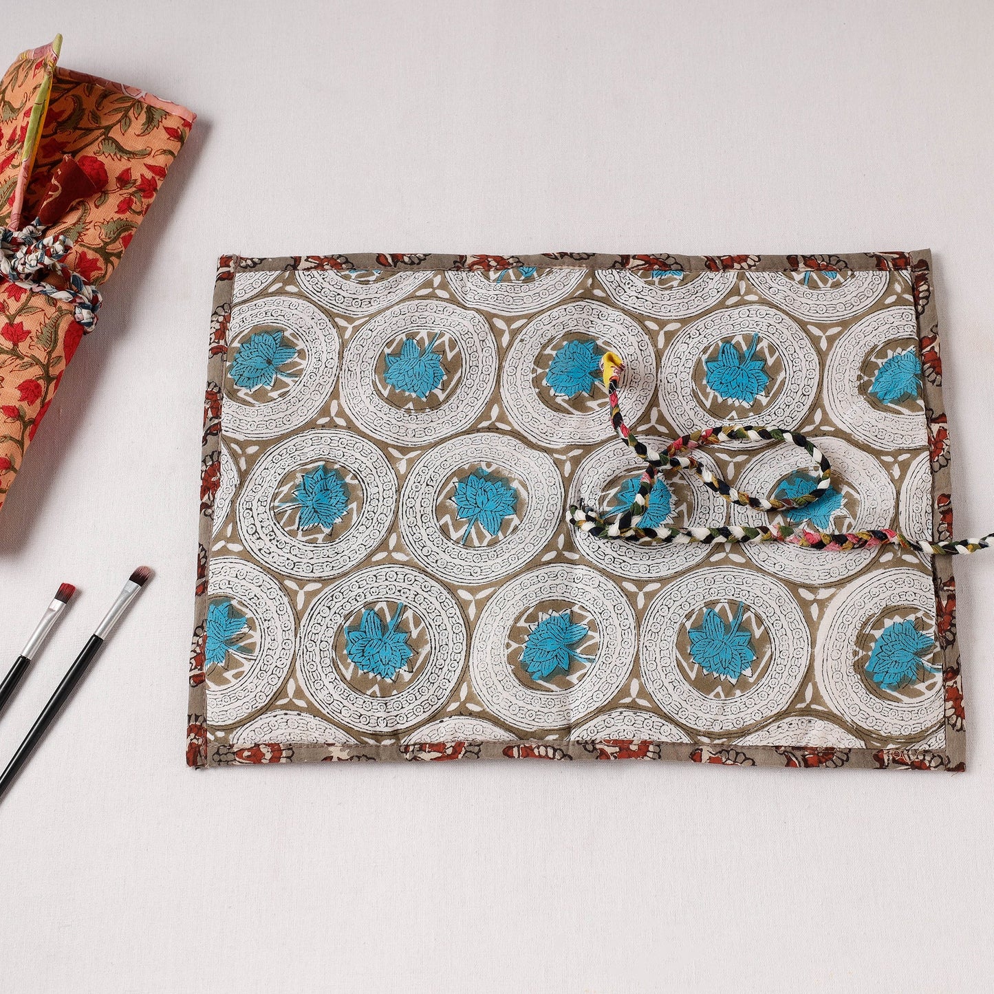  Multipurpose Segmented Storage Wrap PouchOnline 