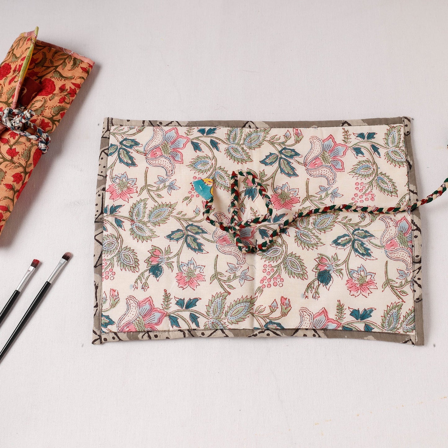  Multipurpose Segmented Storage Wrap PouchOnline 