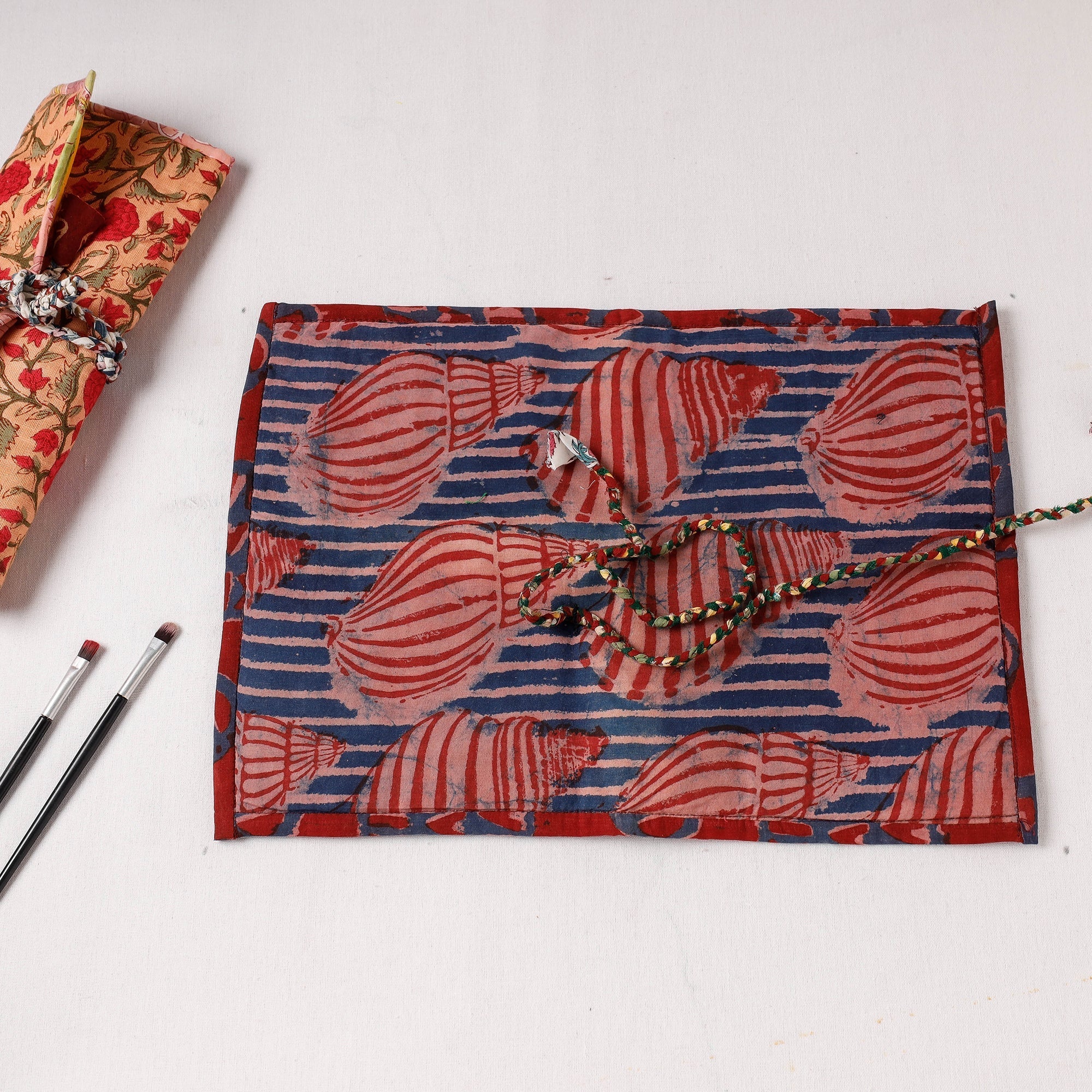  Multipurpose Segmented Storage Wrap PouchOnline 