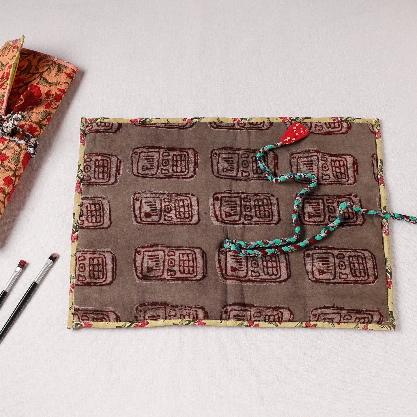  Multipurpose Segmented Storage Wrap PouchOnline 