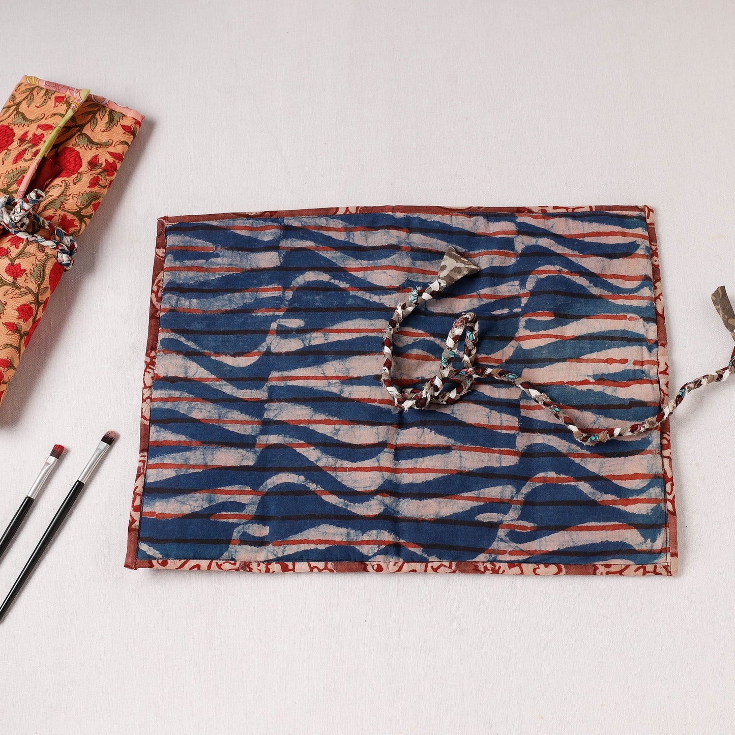  Multipurpose Segmented Storage Wrap PouchOnline 