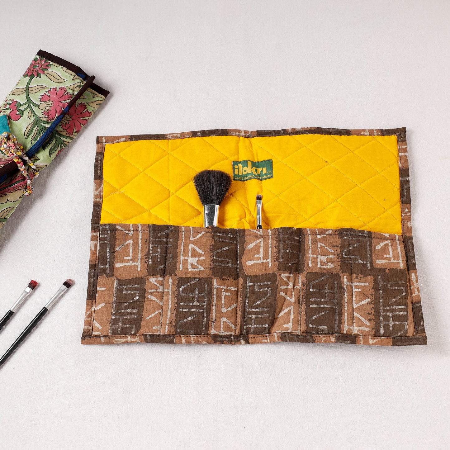  Multipurpose Segmented Storage Wrap PouchOnline 