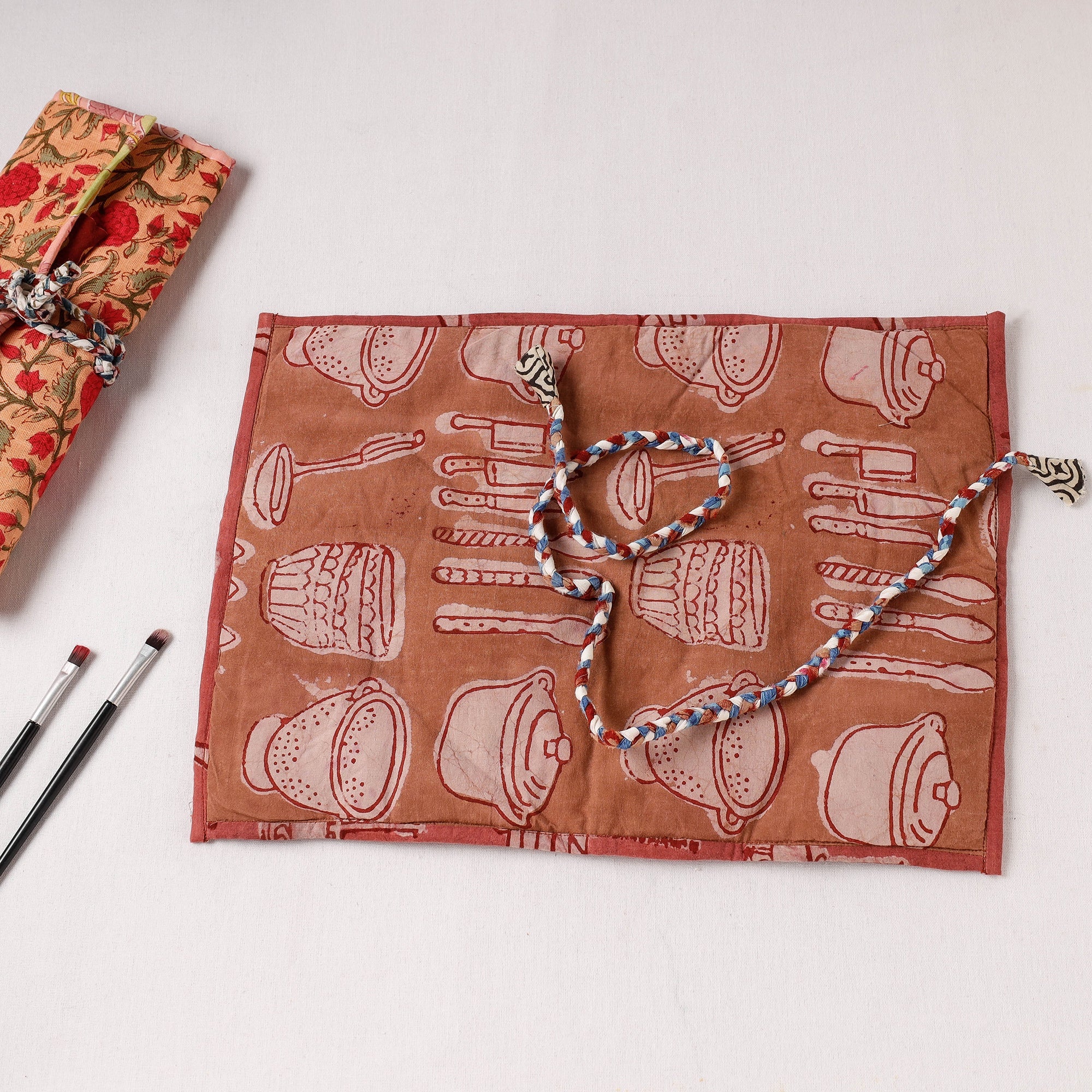  Multipurpose Segmented Storage Wrap PouchOnline 