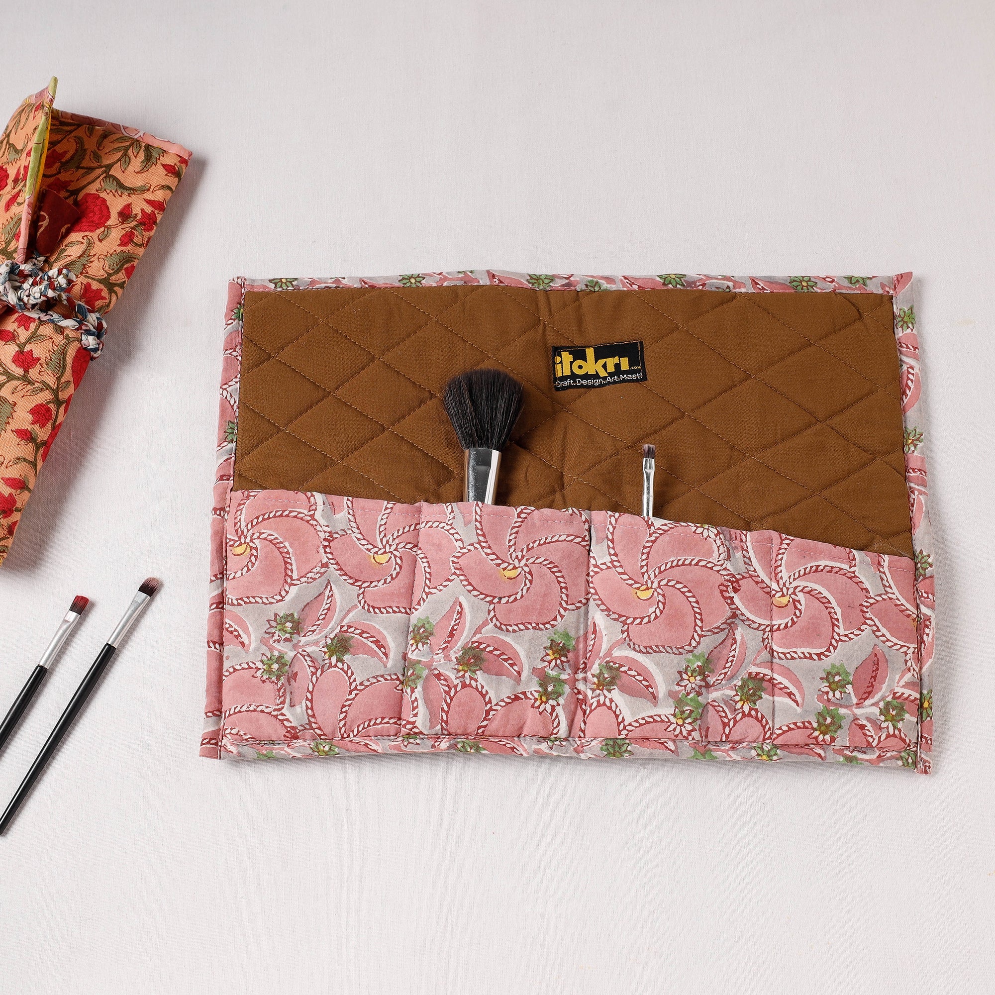  Multipurpose Segmented Storage Wrap PouchOnline 