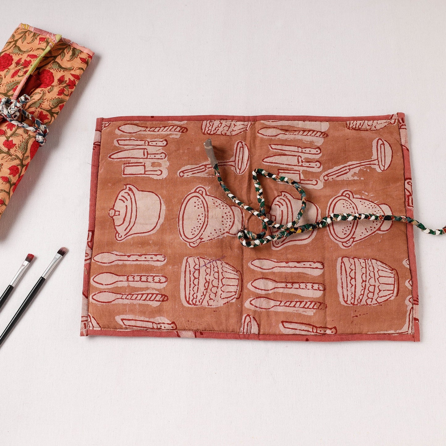  Multipurpose Segmented Storage Wrap PouchOnline 