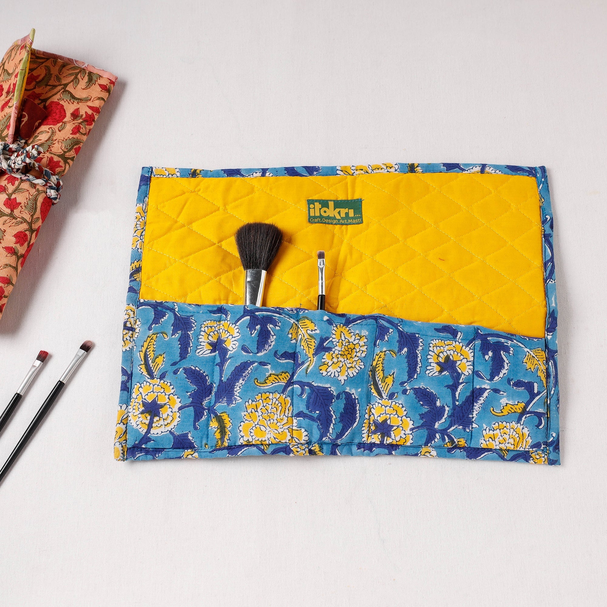  Multipurpose Segmented Storage Wrap PouchOnline 