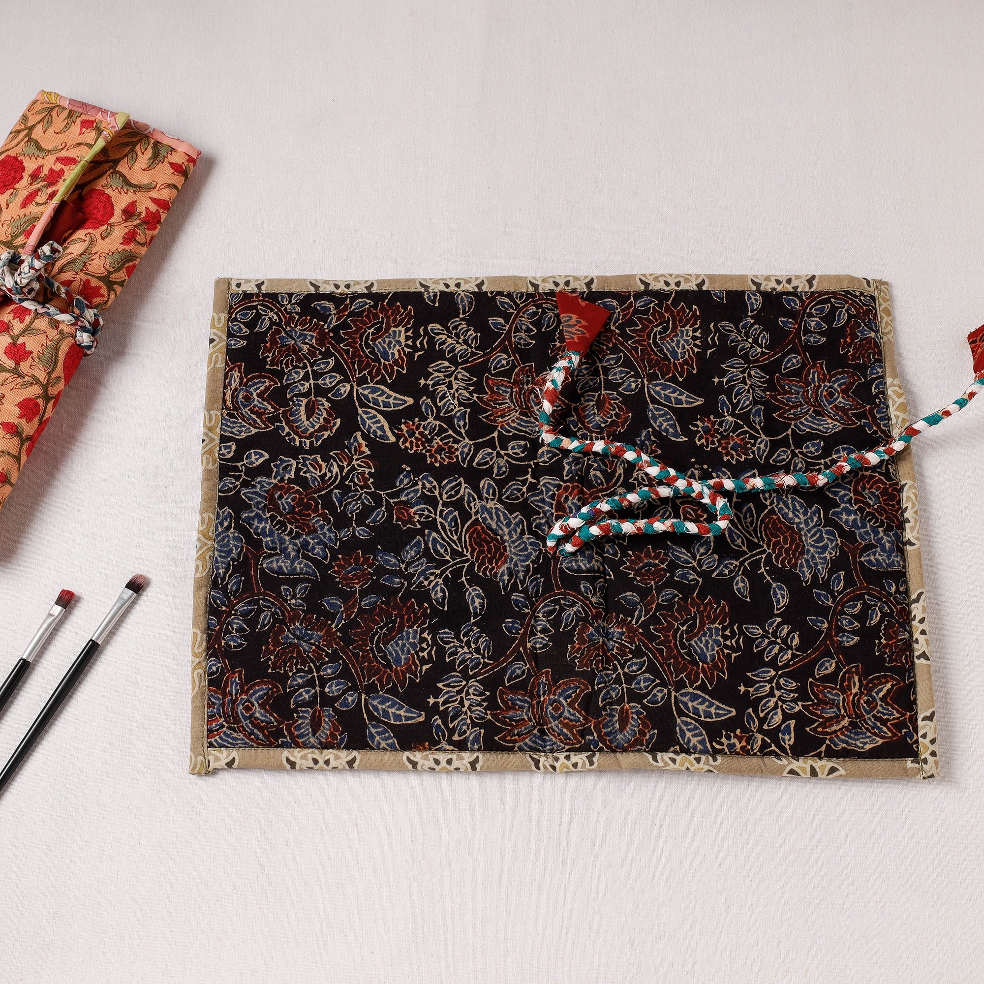  Multipurpose Segmented Storage Wrap PouchOnline 