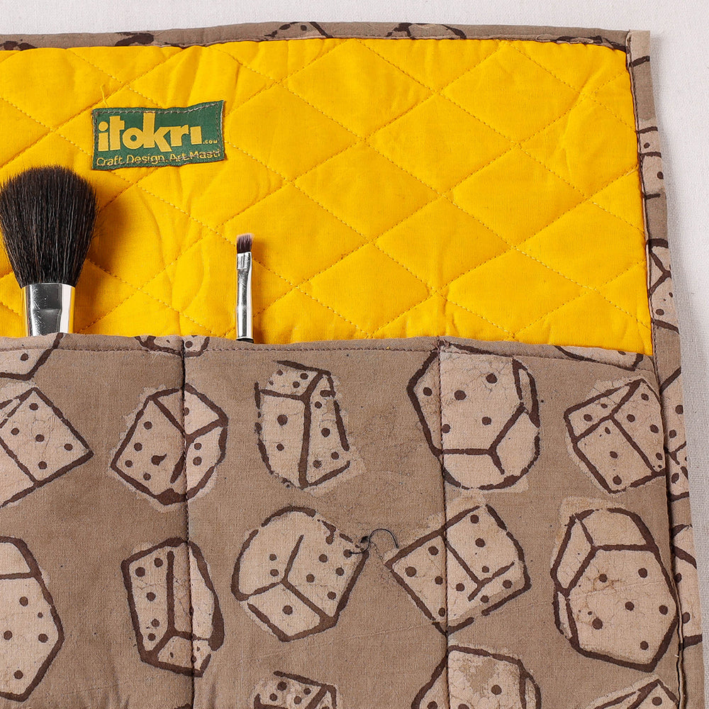  Multipurpose Segmented Storage Wrap PouchOnline 