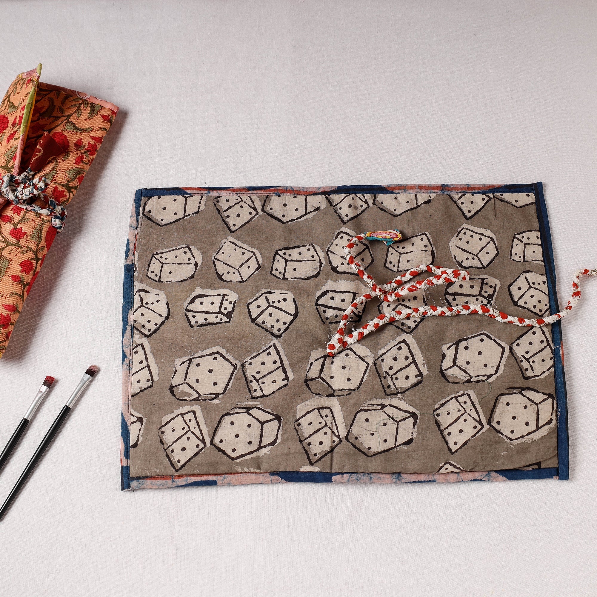  Multipurpose Segmented Storage Wrap PouchOnline 