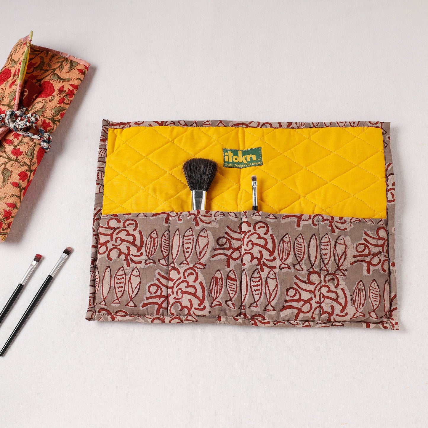  Multipurpose Segmented Storage Wrap PouchOnline 