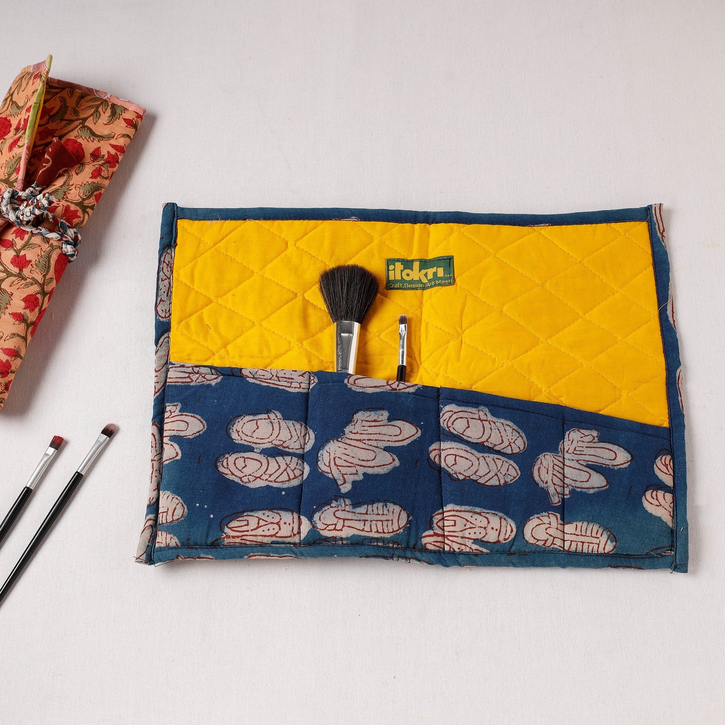  Multipurpose Segmented Storage Wrap PouchOnline 