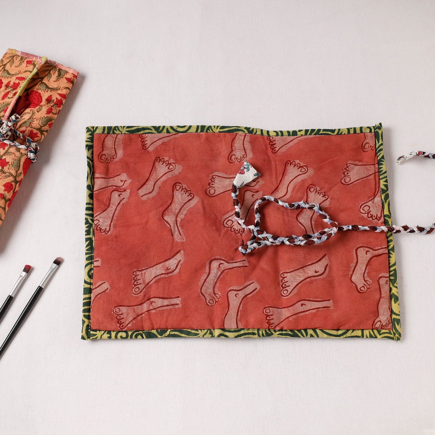  Multipurpose Segmented Storage Wrap PouchOnline 