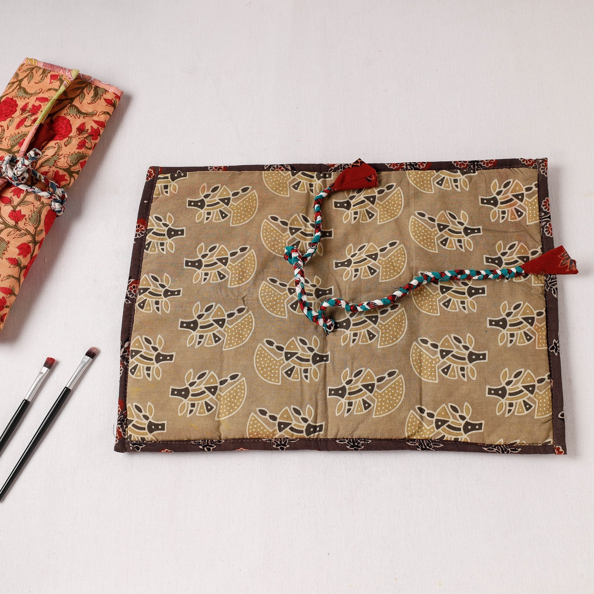  Multipurpose Segmented Storage Wrap PouchOnline 