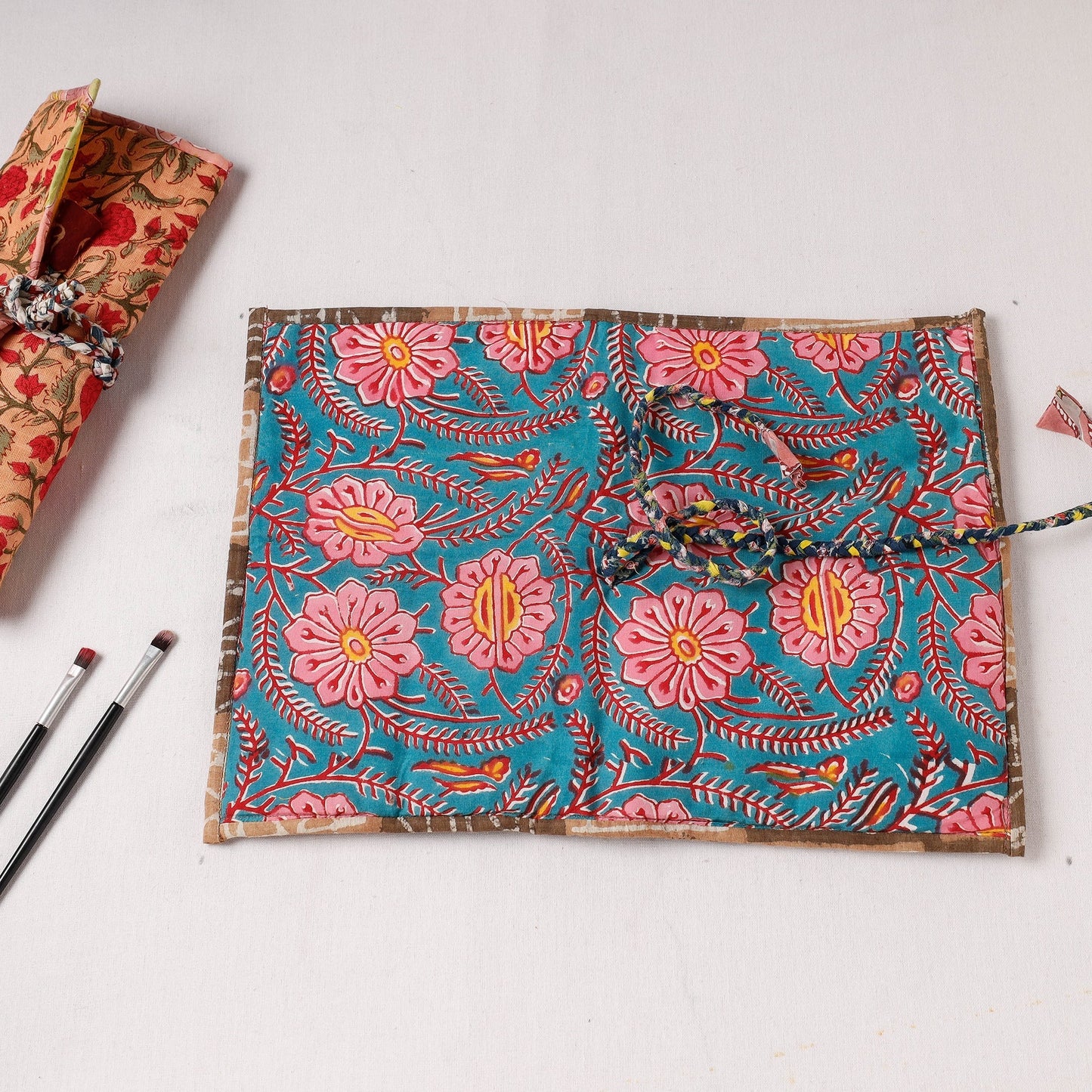  Multipurpose Segmented Storage Wrap PouchOnline 