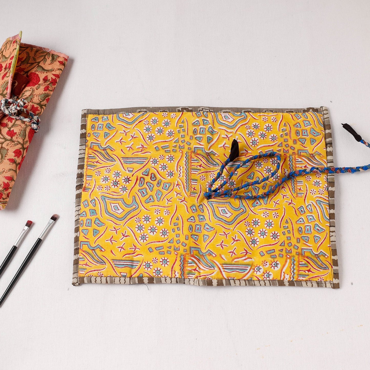  Multipurpose Segmented Storage Wrap PouchOnline 