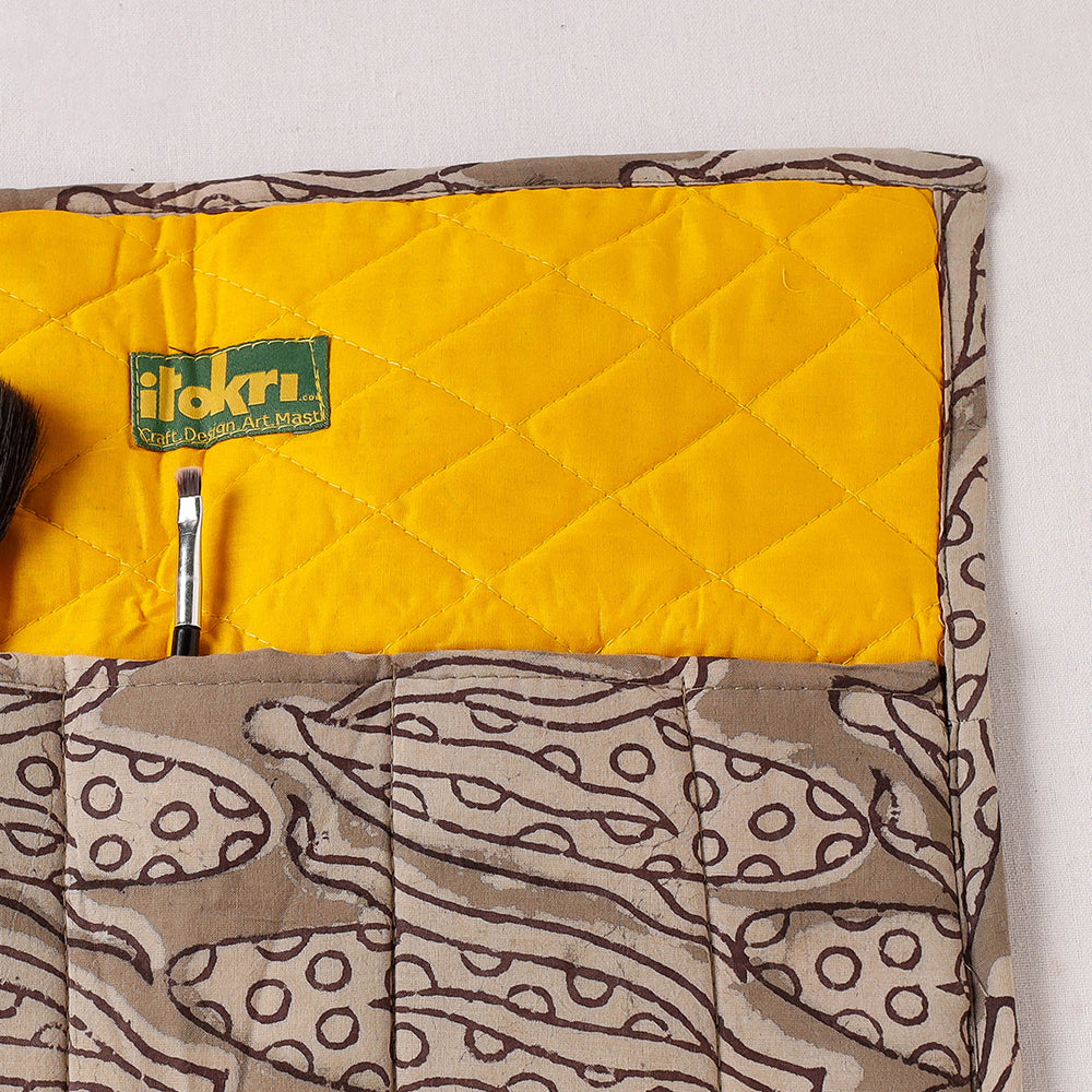  Multipurpose Segmented Storage Wrap PouchOnline 