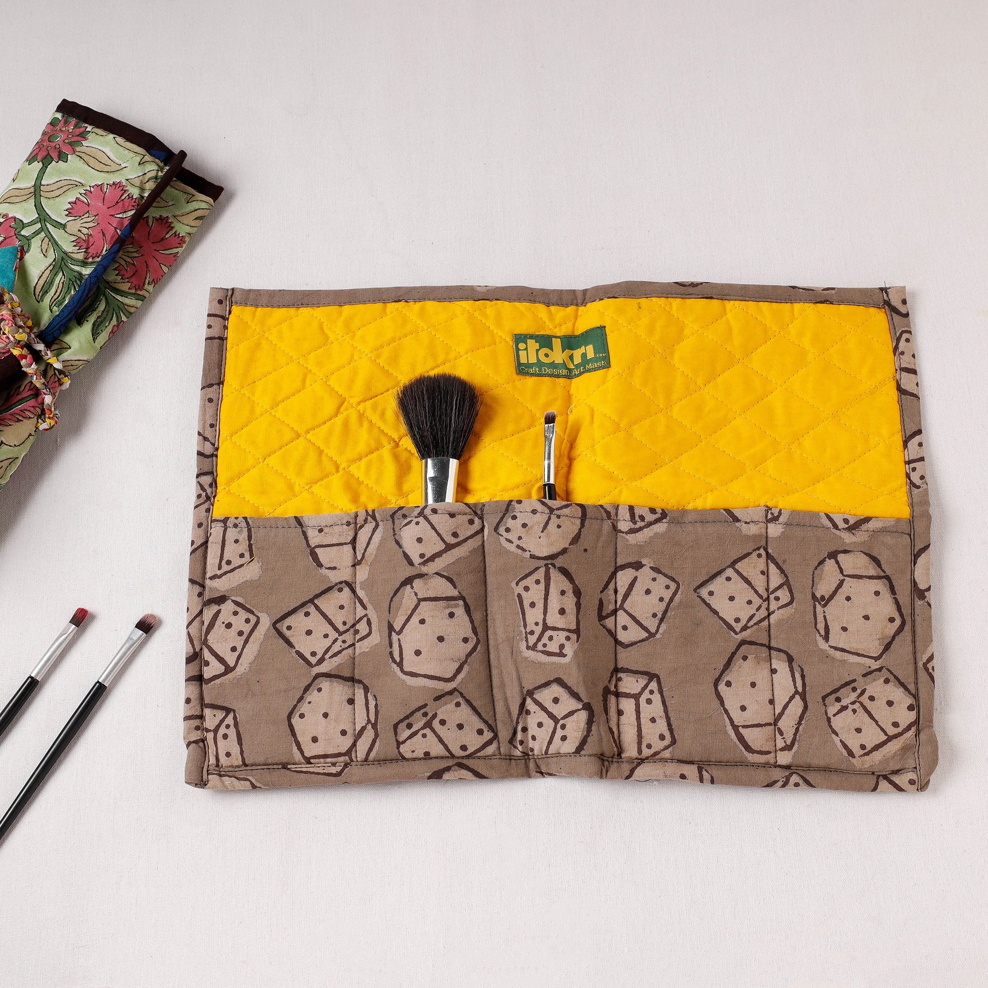  Multipurpose Segmented Storage Wrap PouchOnline 