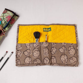  Multipurpose Segmented Storage Wrap PouchOnline 