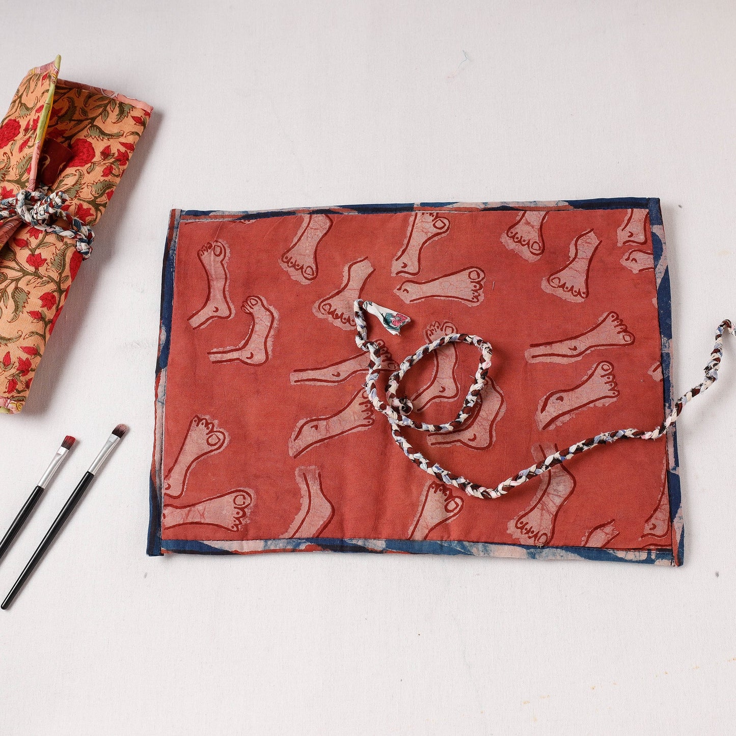  Multipurpose Segmented Storage Wrap PouchOnline 