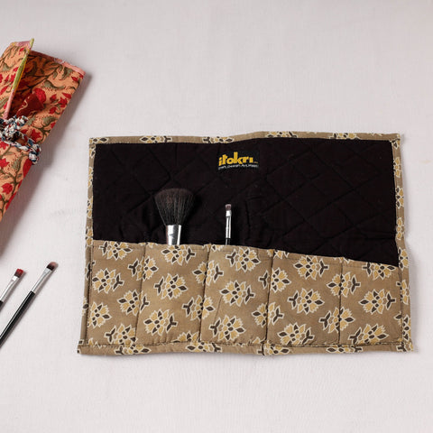  Multipurpose Segmented Storage Wrap PouchOnline 